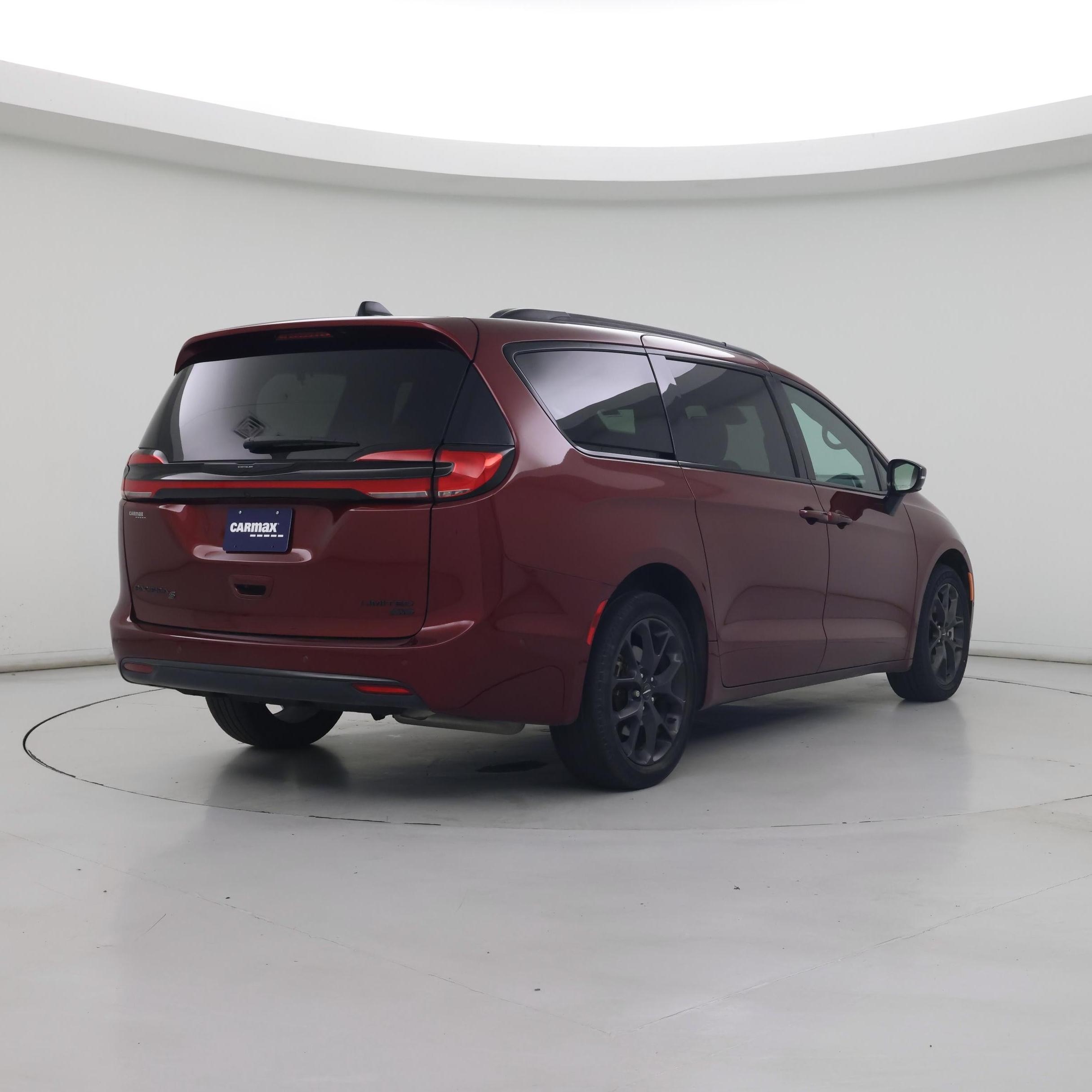 Thumbnail: 2023 Chrysler Pacifica - 8