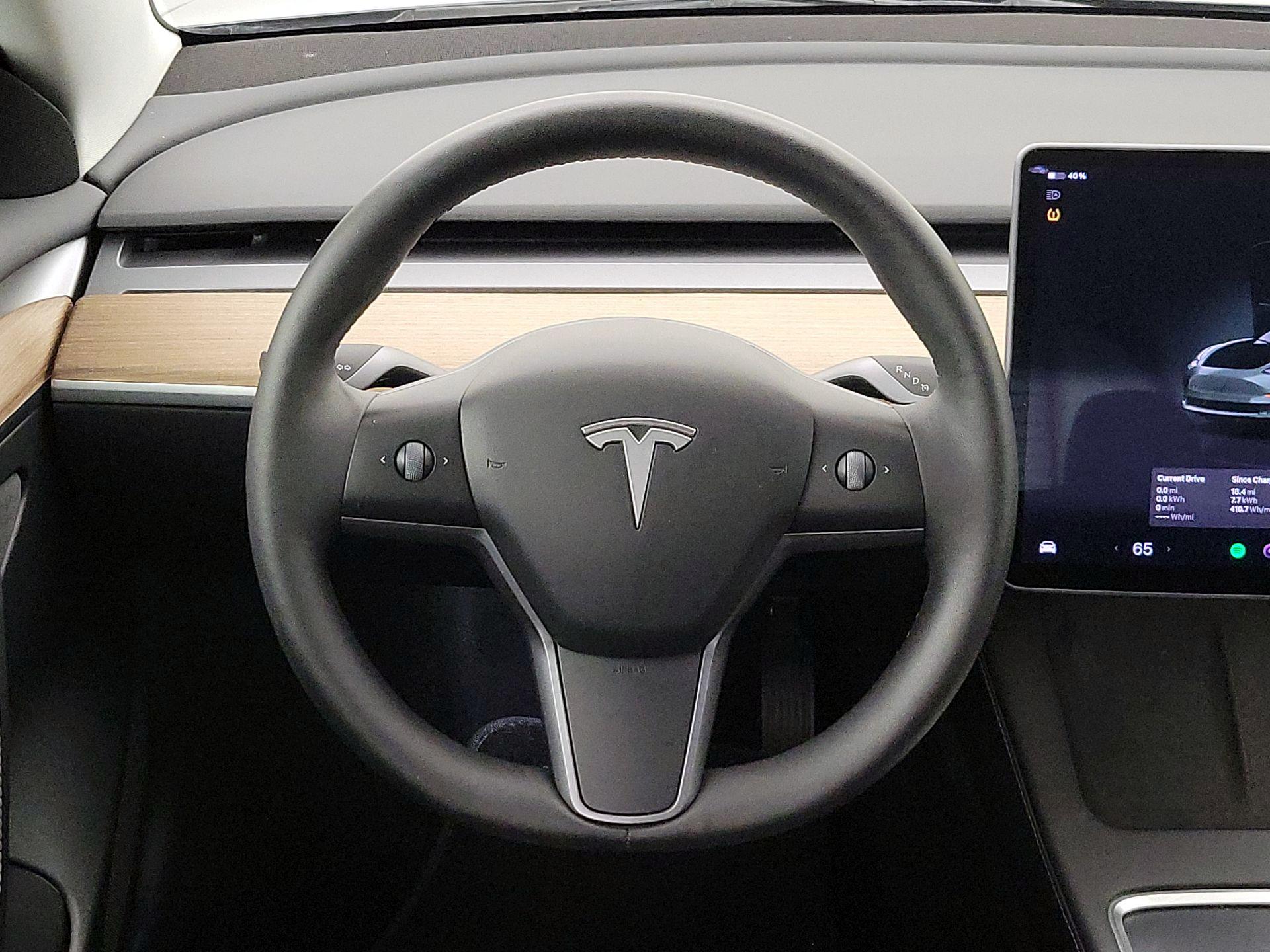 Thumbnail: 2023 Tesla Model 3 - 10