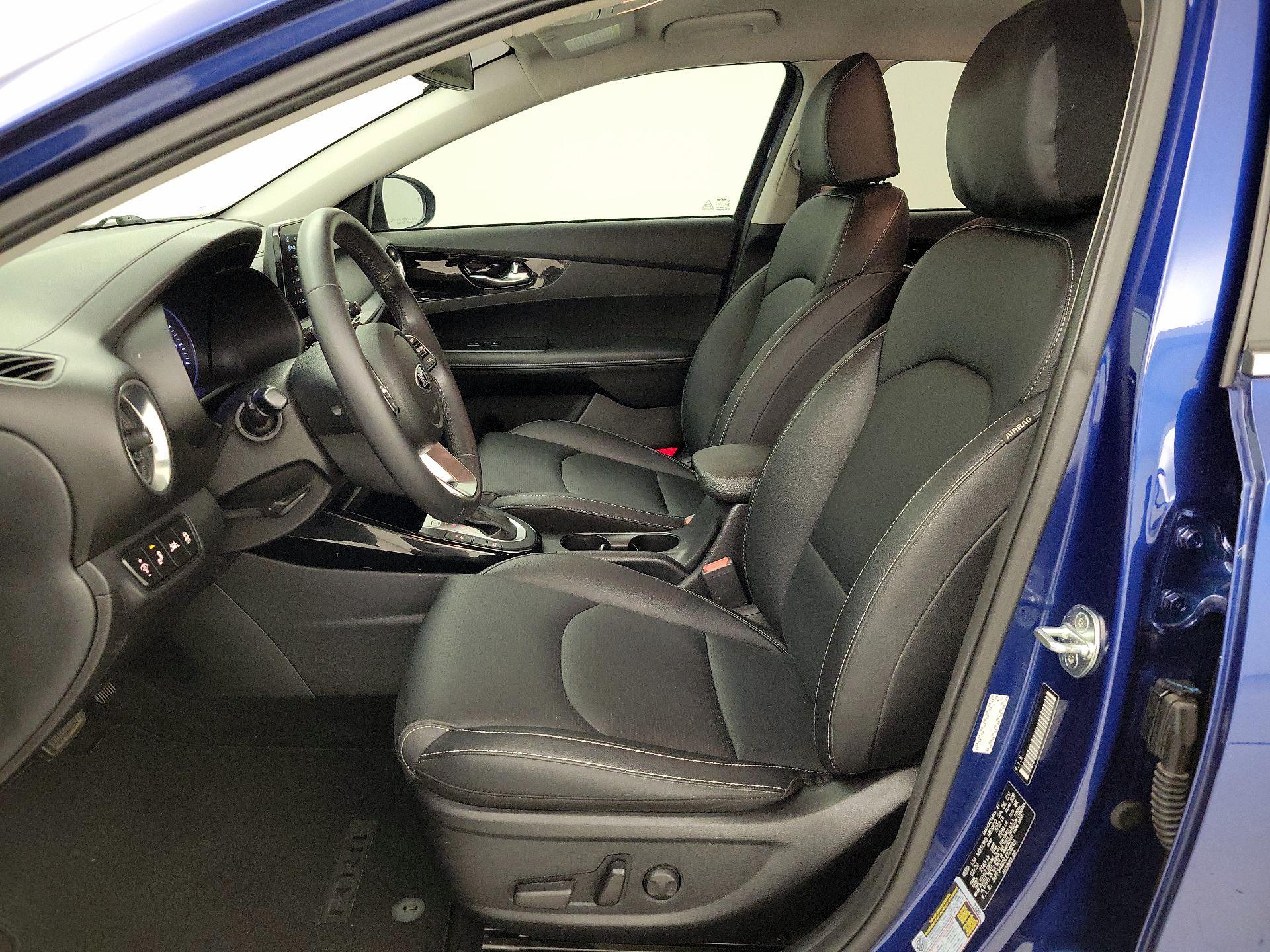 Thumbnail: 2020 Kia Forte - 11