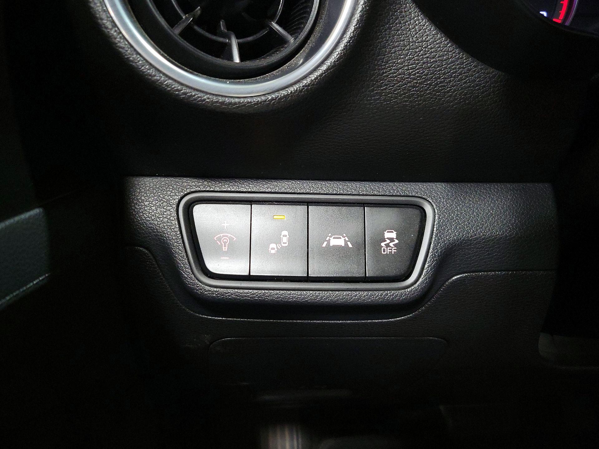 Thumbnail: 2020 Kia Forte - 13