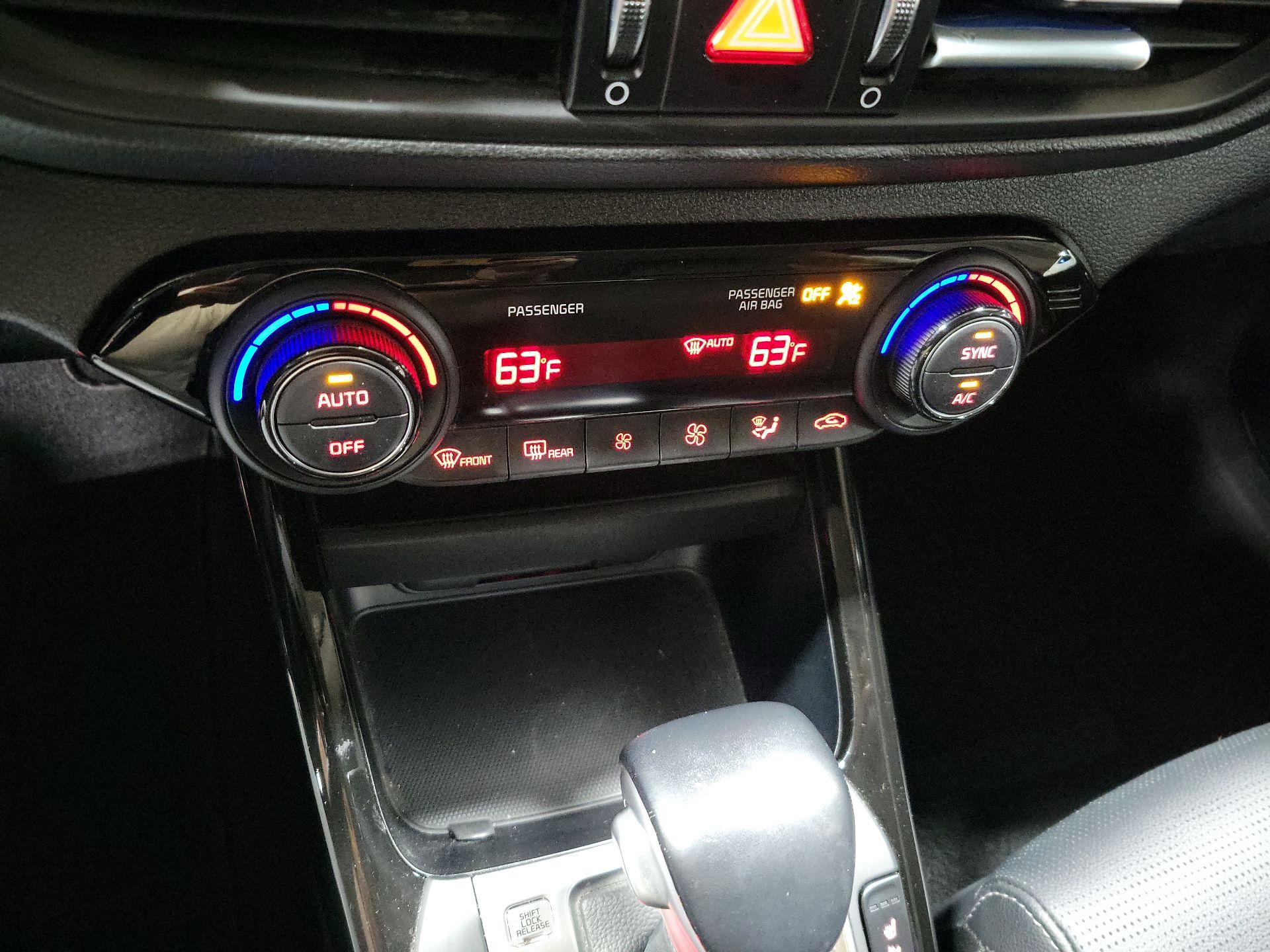 Thumbnail: 2020 Kia Forte - 16