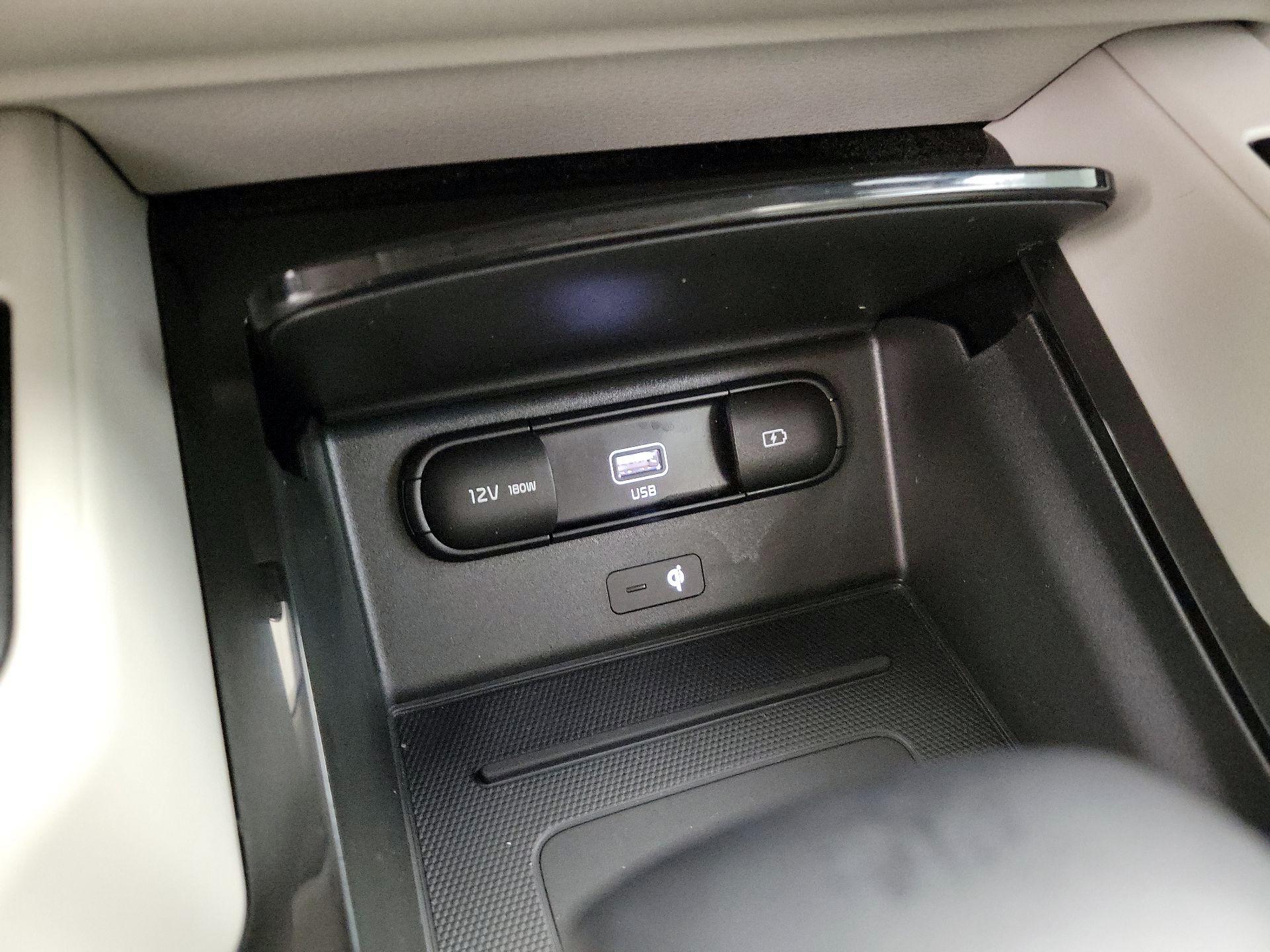 Thumbnail: 2022 Kia Telluride - 18