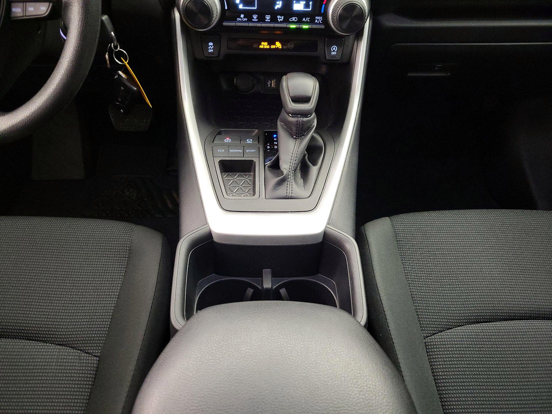 Thumbnail: 2025 Toyota RAV4 - 17