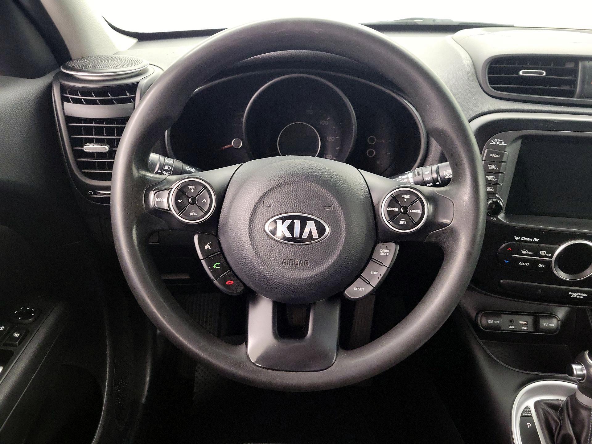 Thumbnail: 2017 Kia Soul - 10