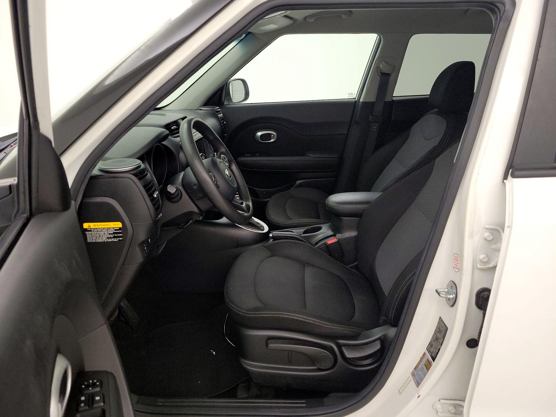 Thumbnail: 2017 Kia Soul - 11