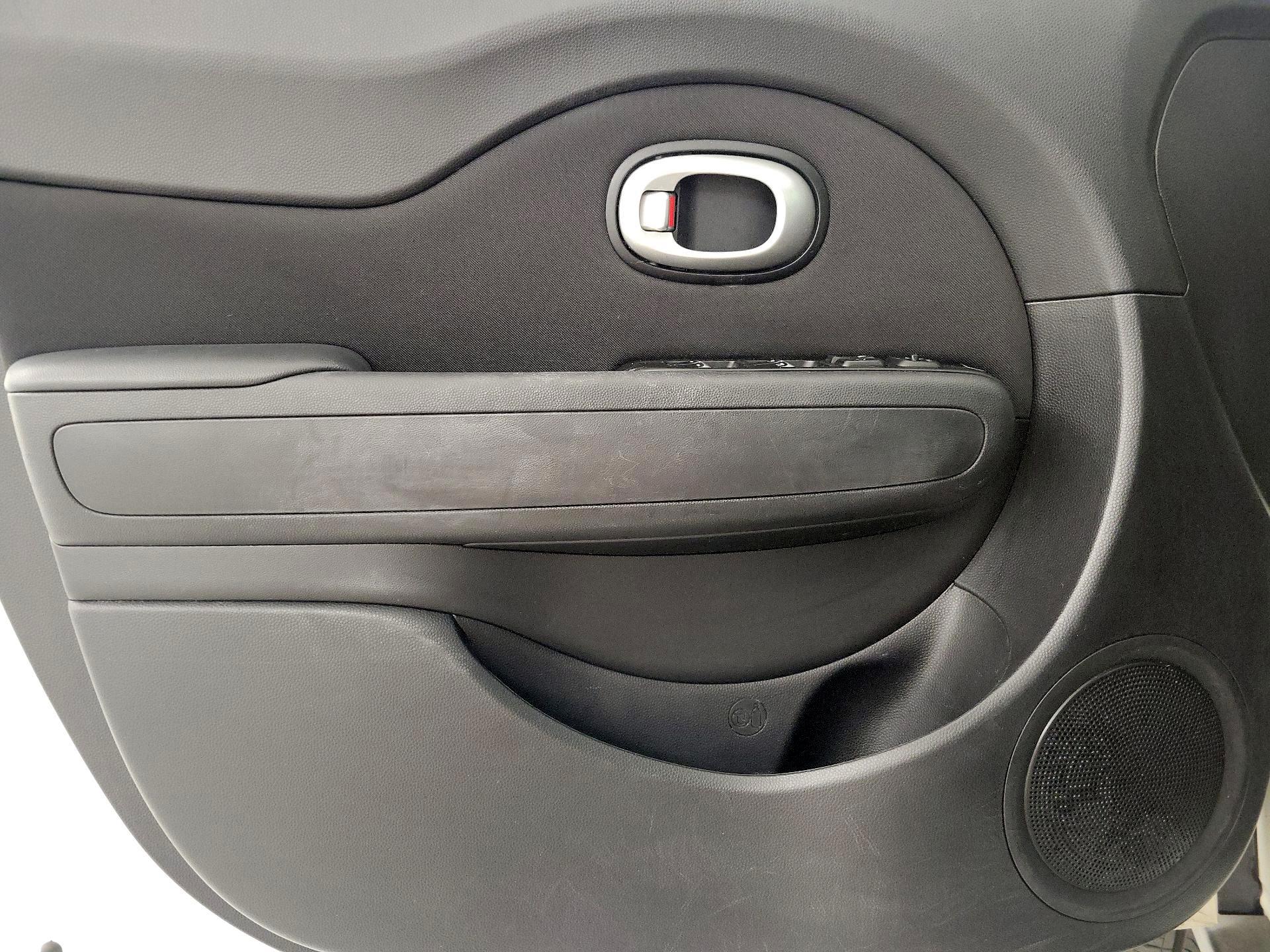 Thumbnail: 2017 Kia Soul - 12