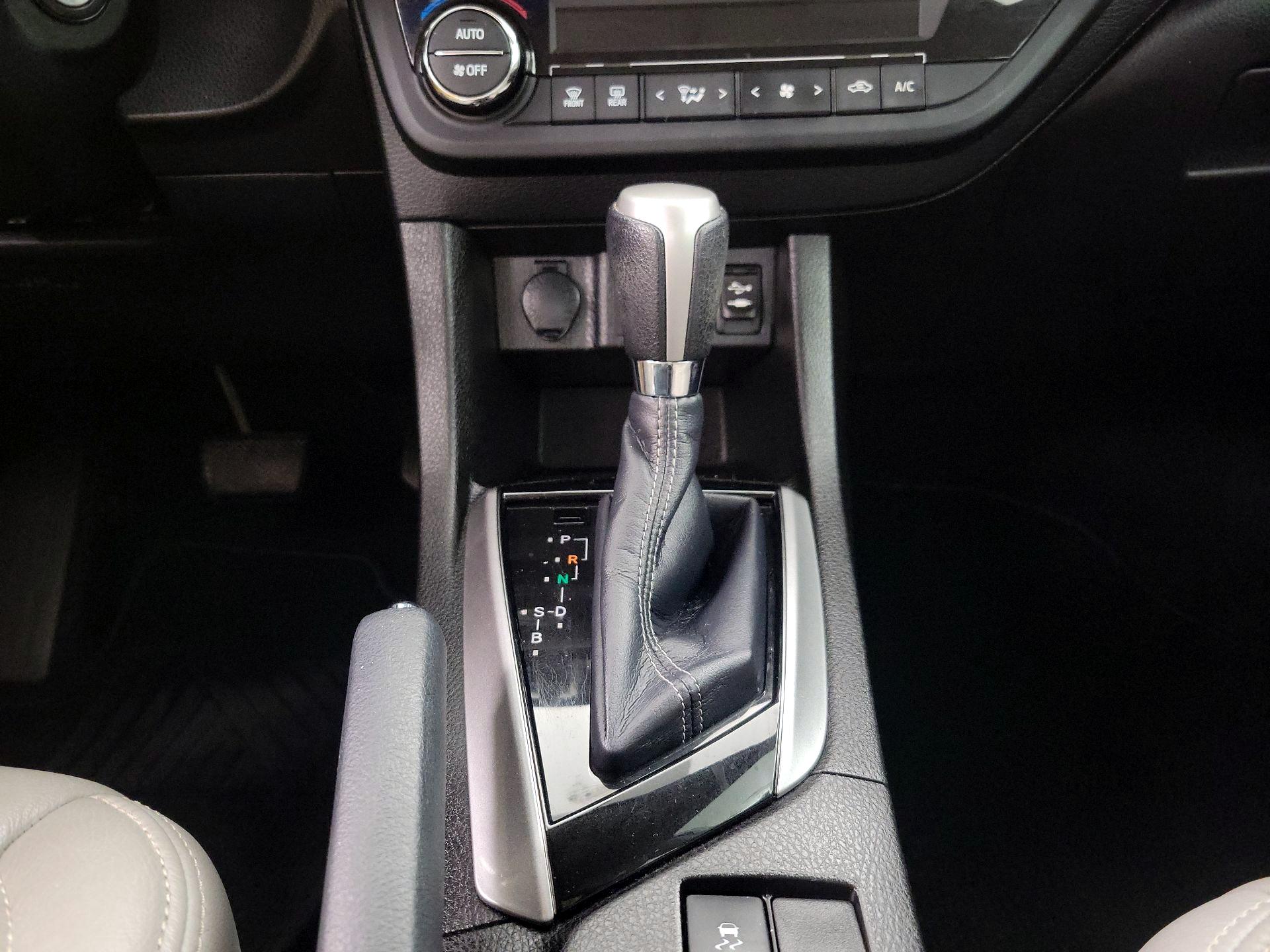 Thumbnail: 2016 Toyota Corolla - 17