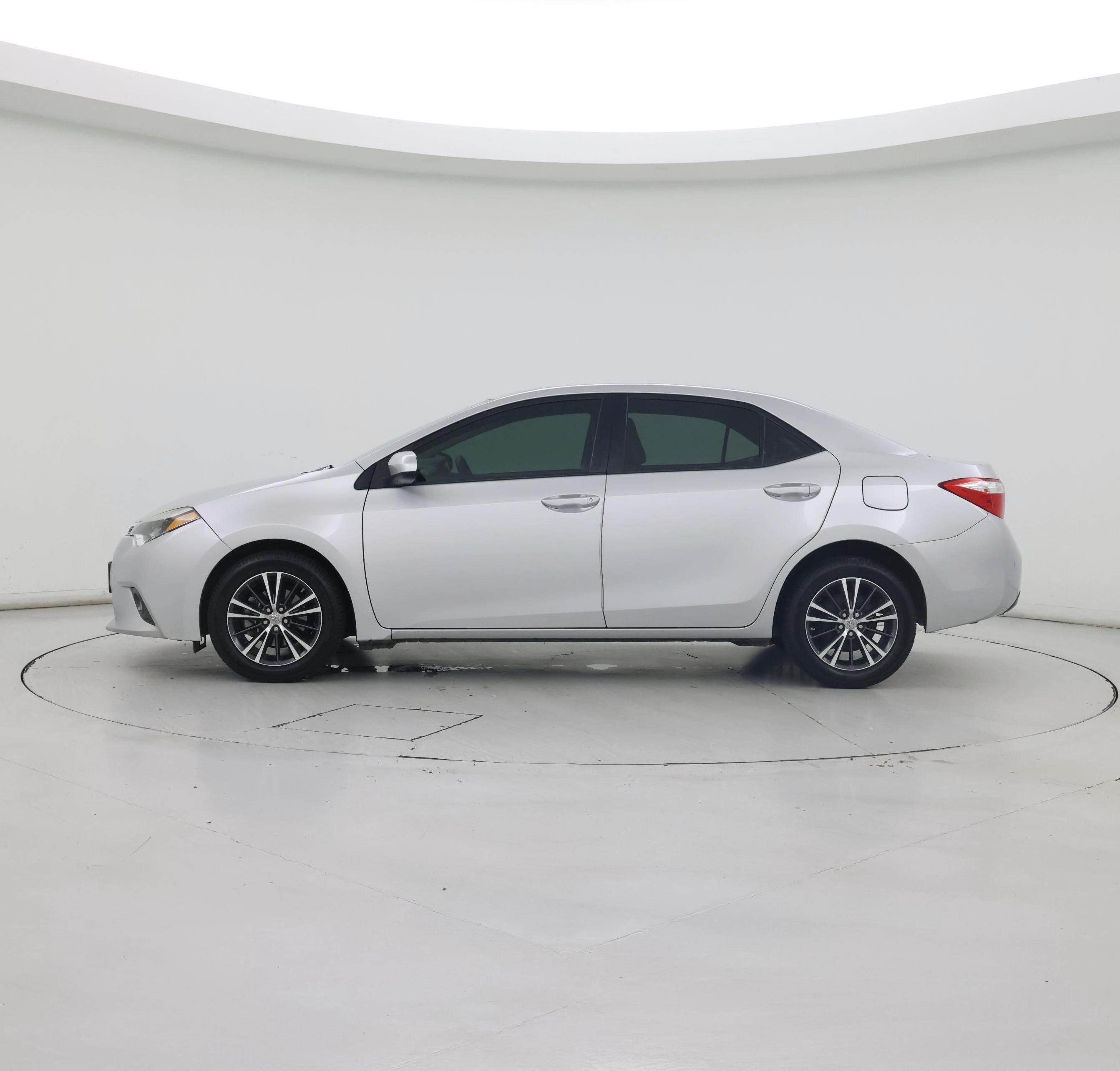 Thumbnail: 2016 Toyota Corolla - 3