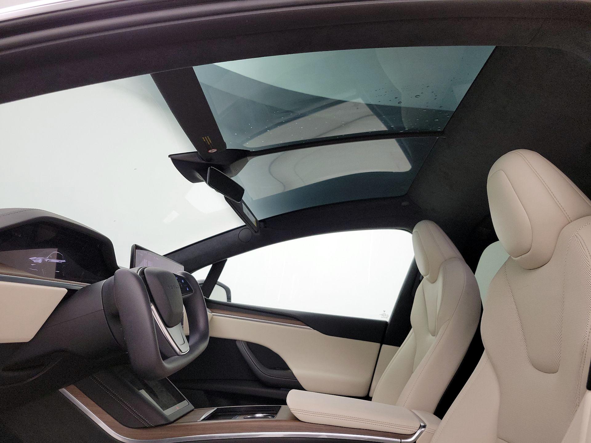 Thumbnail: 2022 Tesla Model X - 17