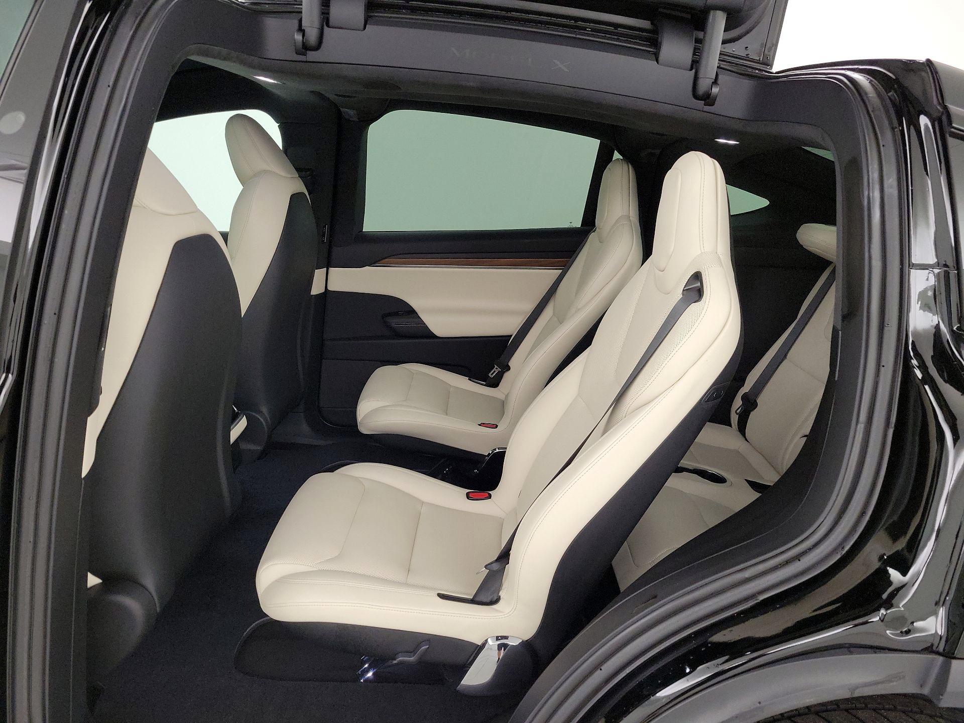 Thumbnail: 2022 Tesla Model X - 18