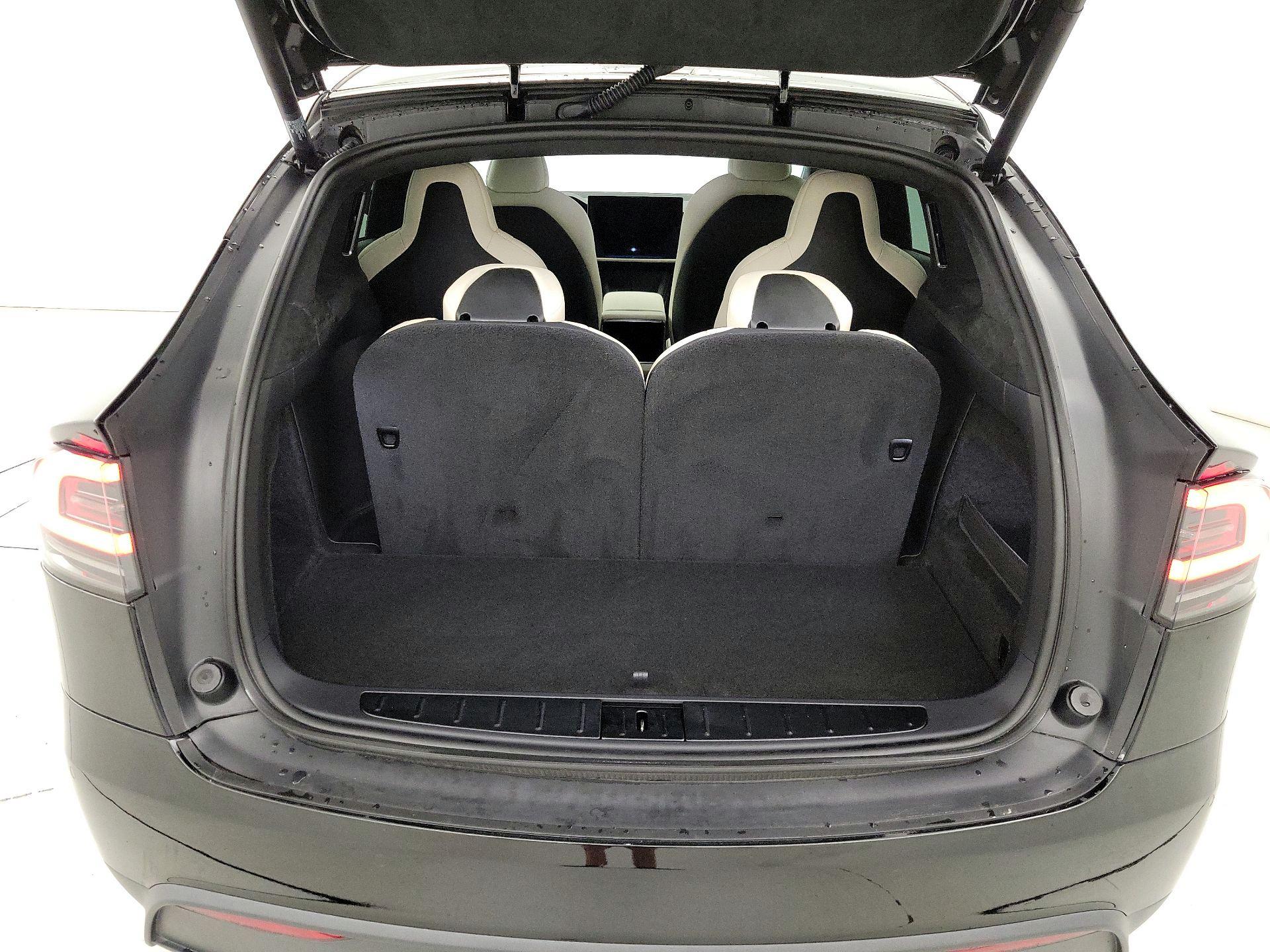 Thumbnail: 2022 Tesla Model X - 20