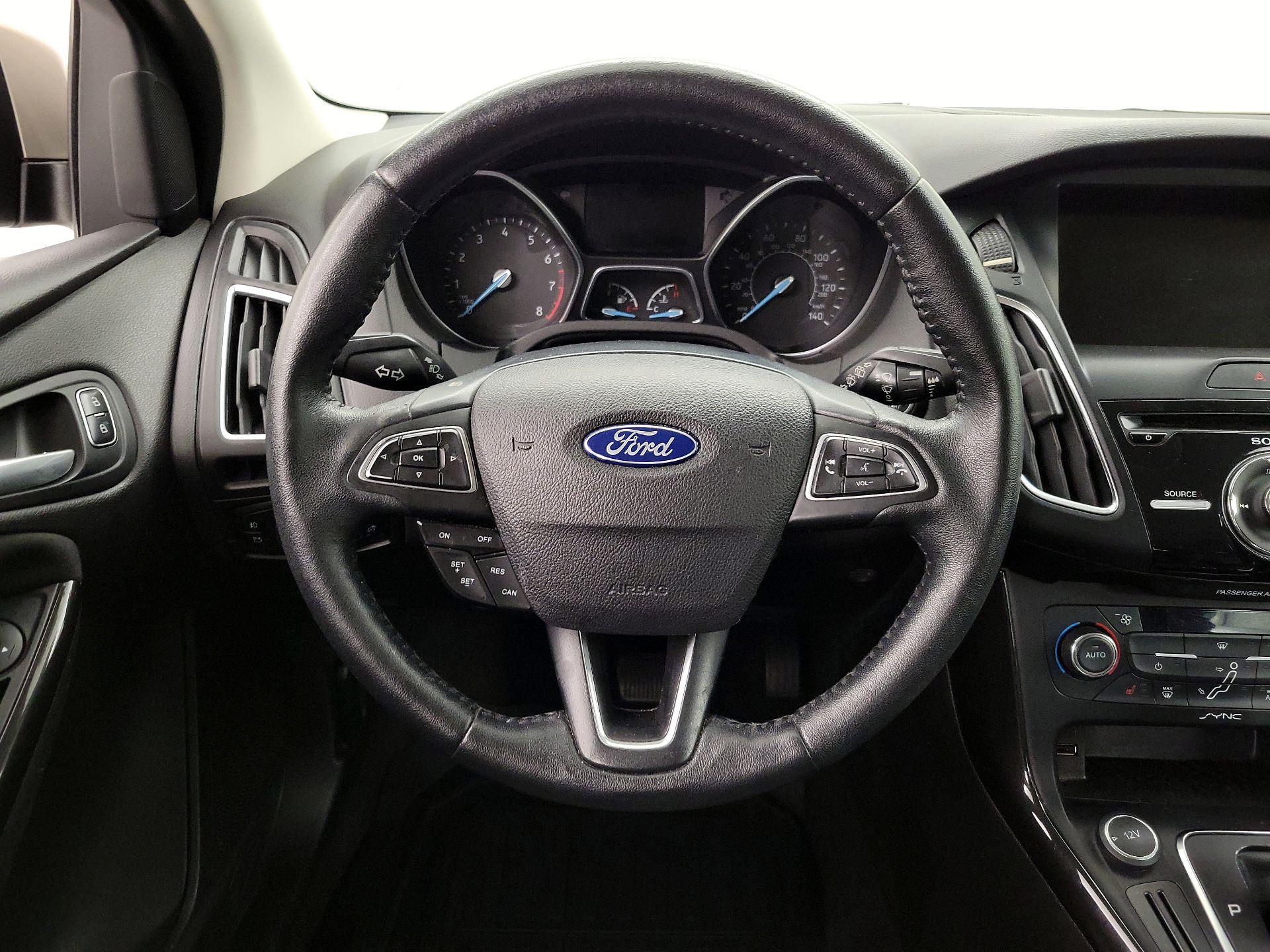Thumbnail: 2015 Ford Focus - 10