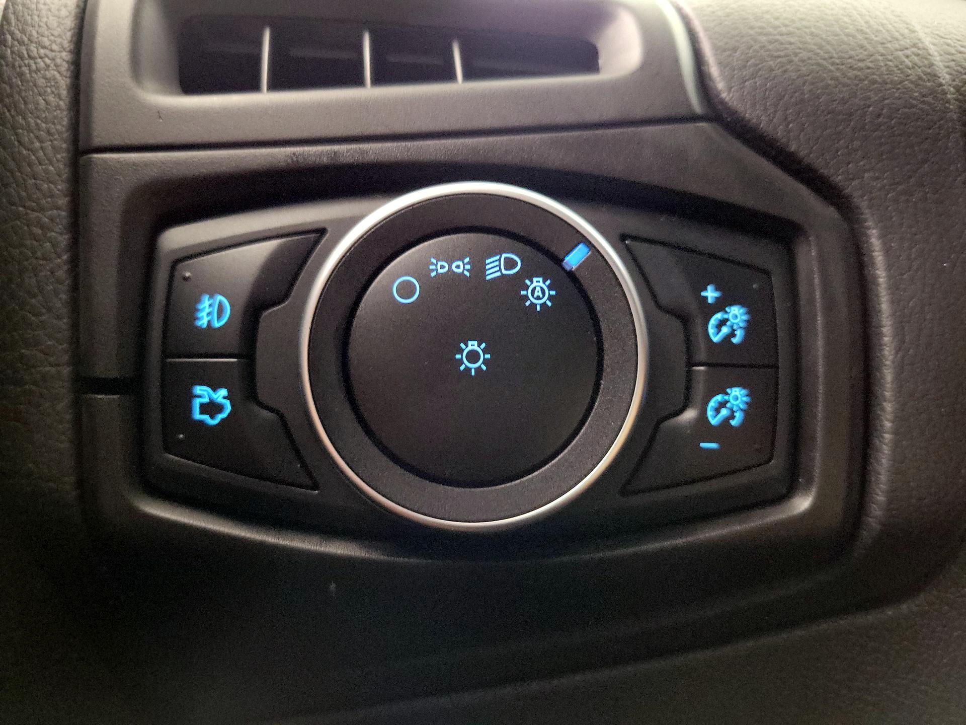 Thumbnail: 2015 Ford Focus - 13
