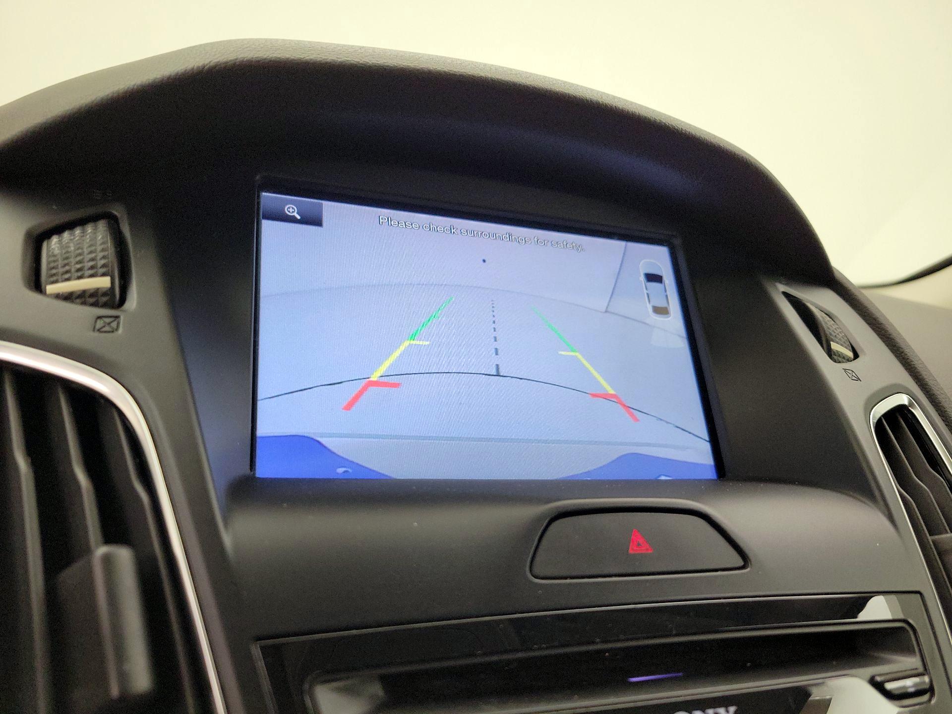 Thumbnail: 2015 Ford Focus - 14