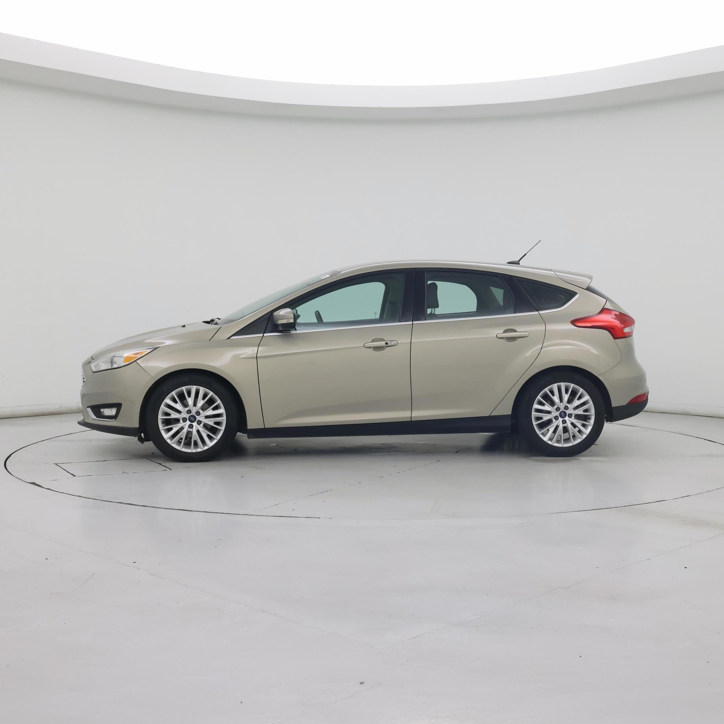 Thumbnail: 2015 Ford Focus - 3