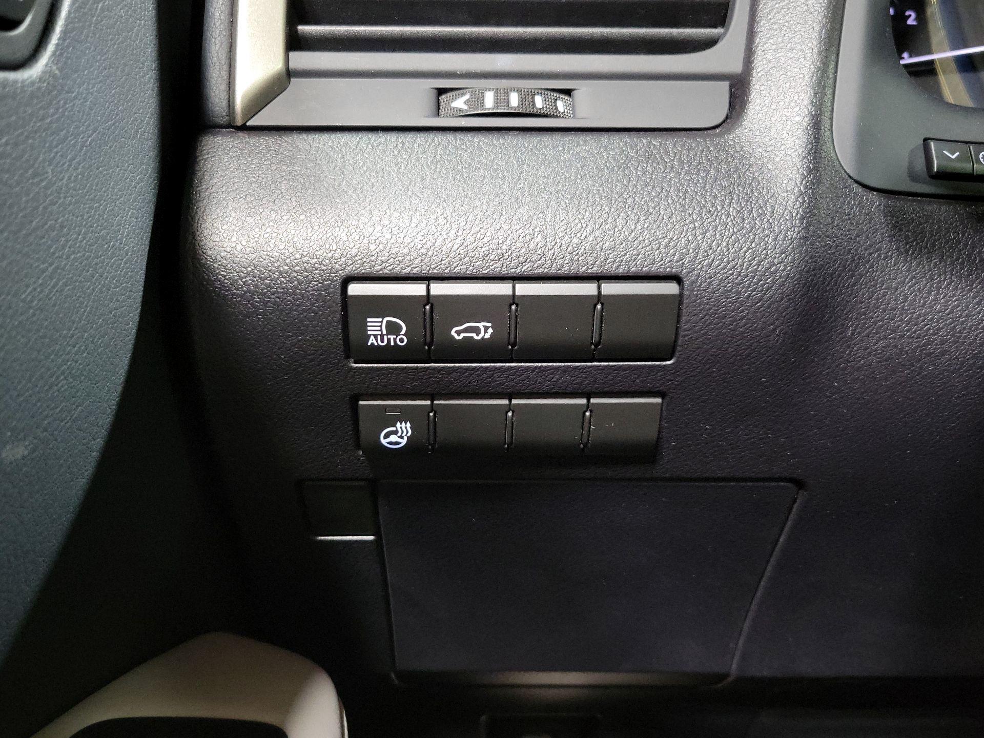 Thumbnail: 2017 Lexus RX - 13