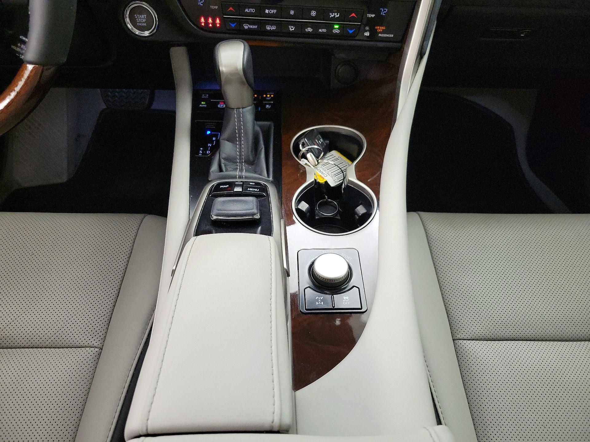 Thumbnail: 2017 Lexus RX - 18