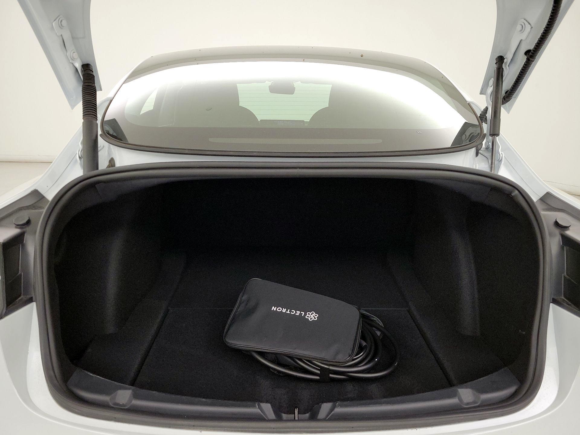 Thumbnail: 2023 Tesla Model 3 - 19