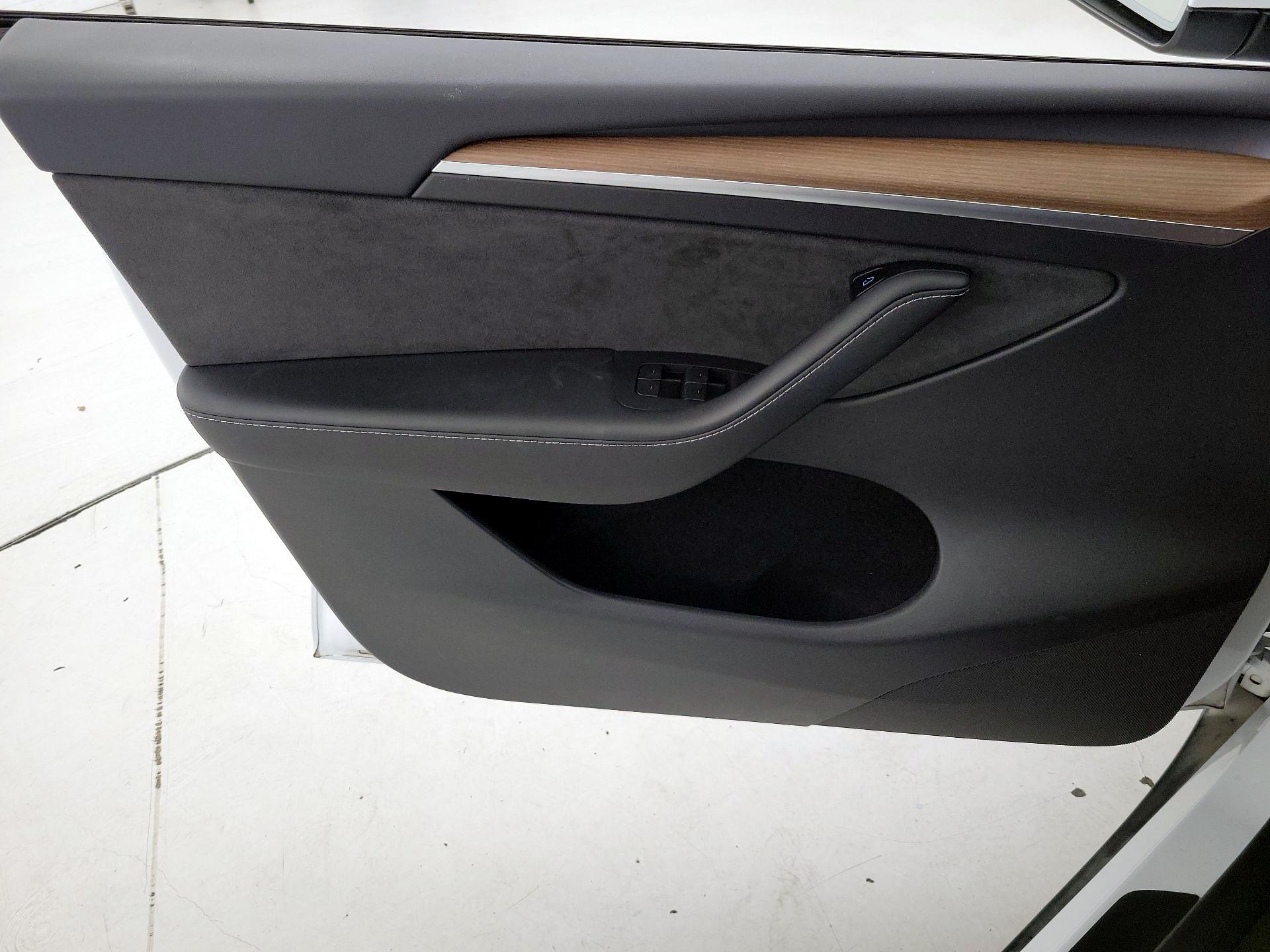 Thumbnail: 2023 Tesla Model Y - 12