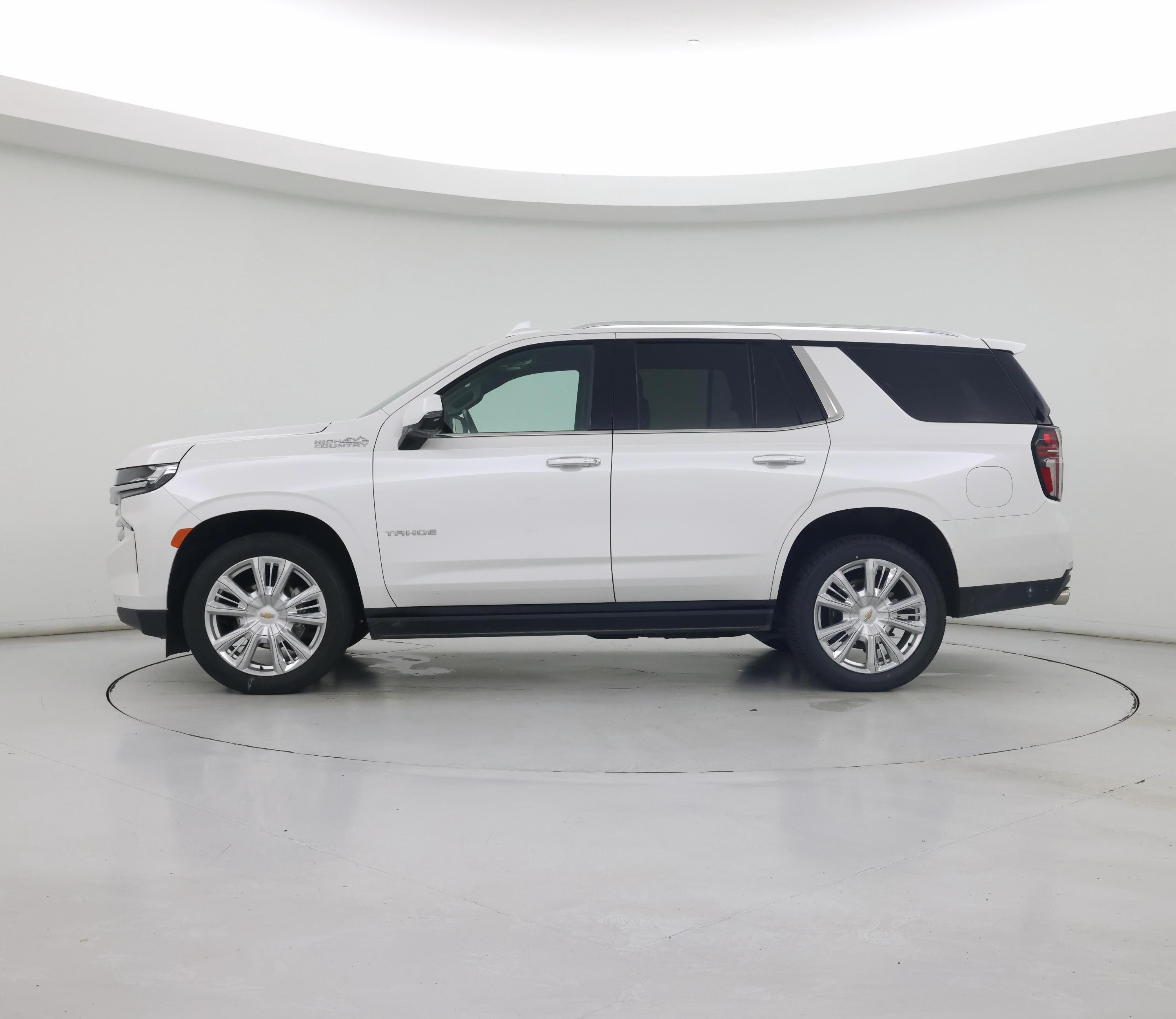 Thumbnail: 2022 Chevrolet Tahoe - 3