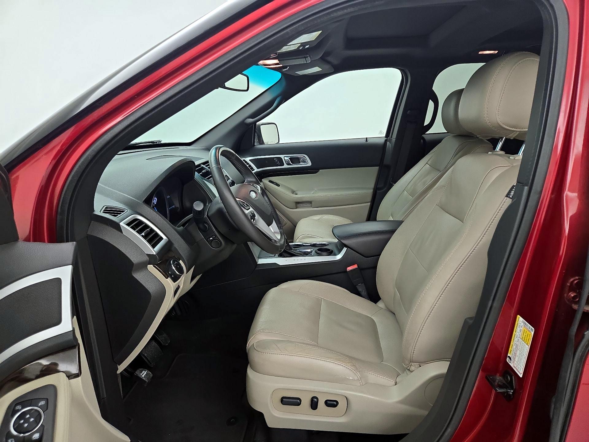 Thumbnail: 2015 Ford Explorer - 11