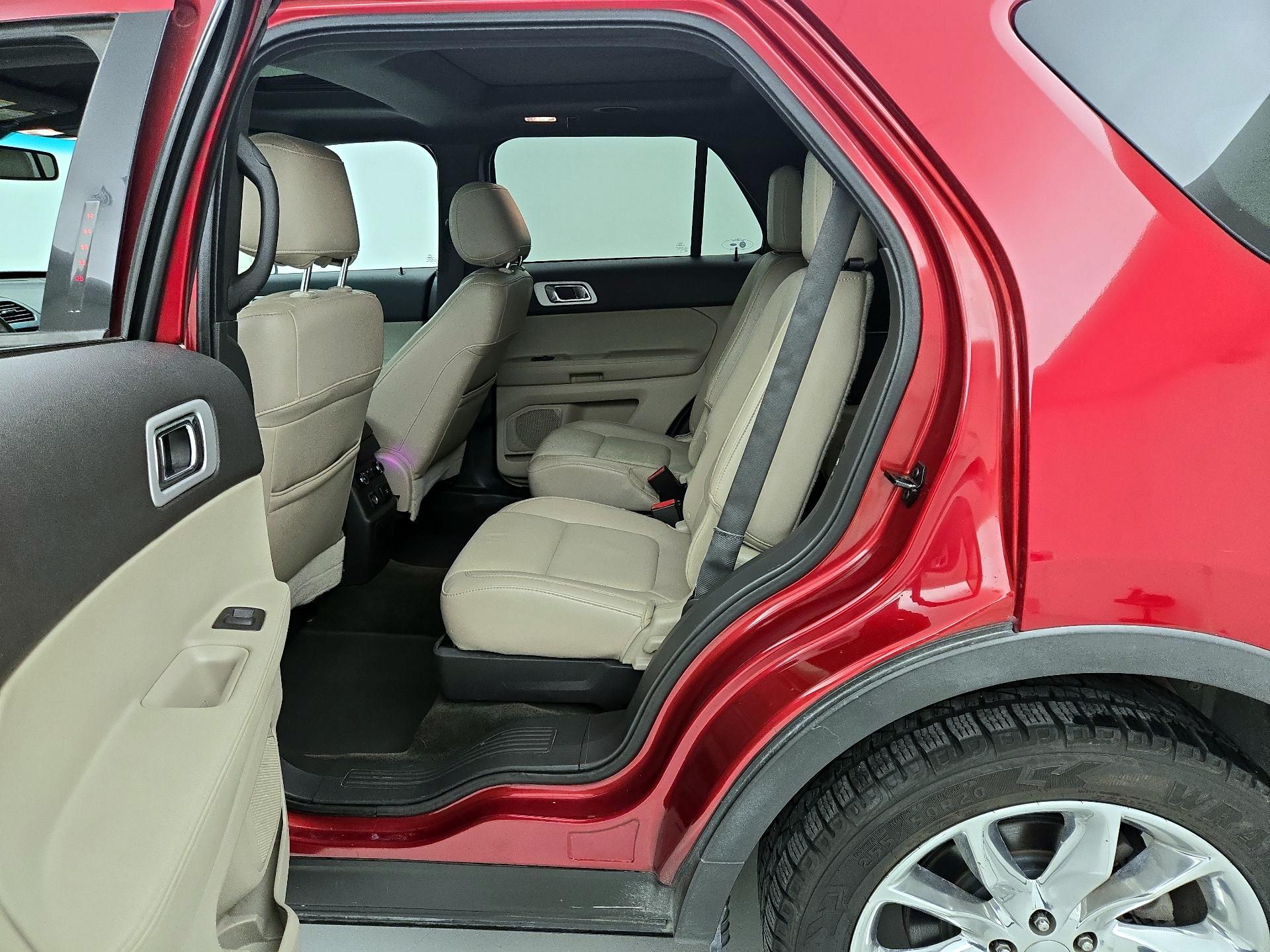 Thumbnail: 2015 Ford Explorer - 20