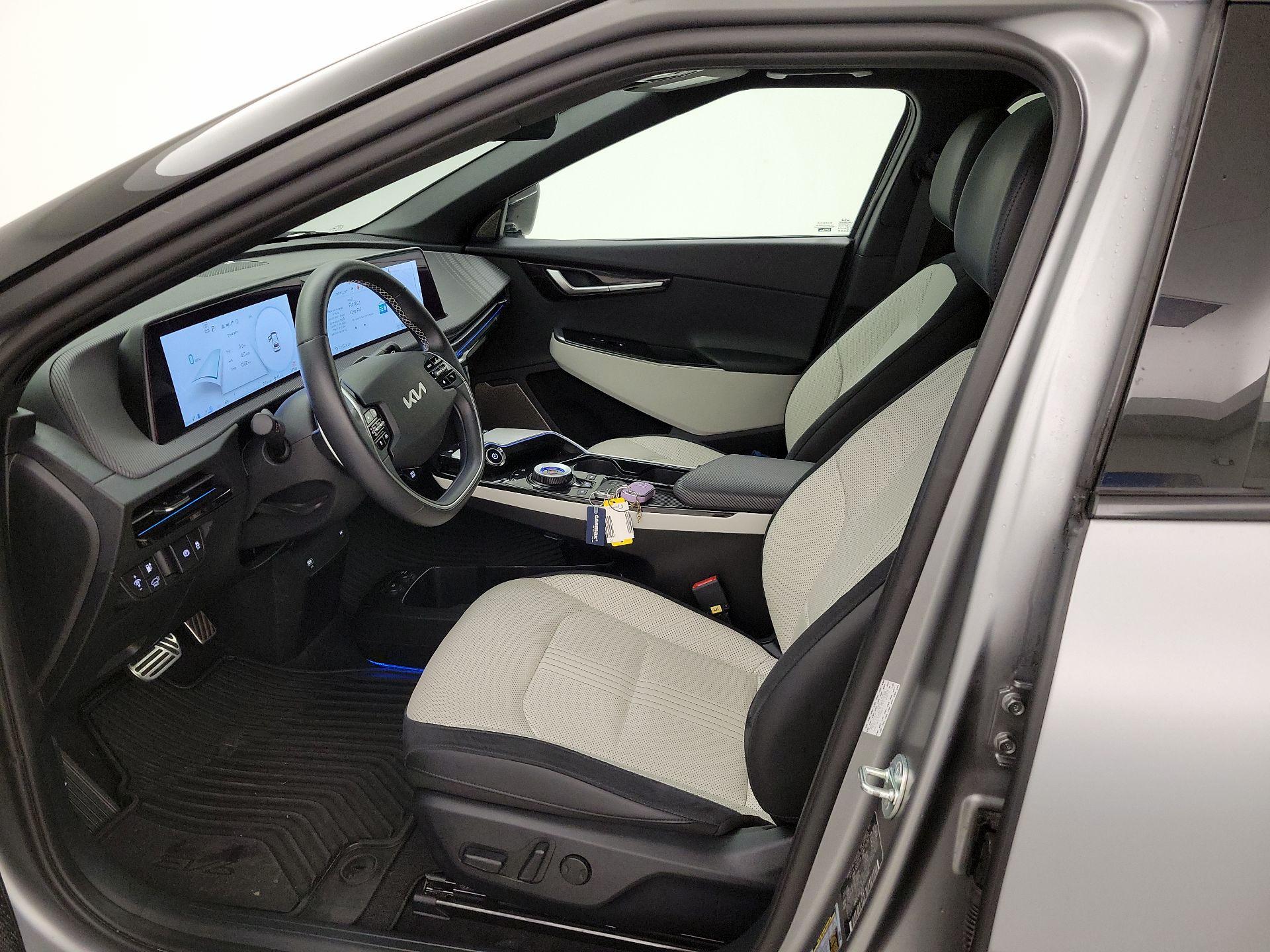 Thumbnail: 2023 Kia EV6 - 11