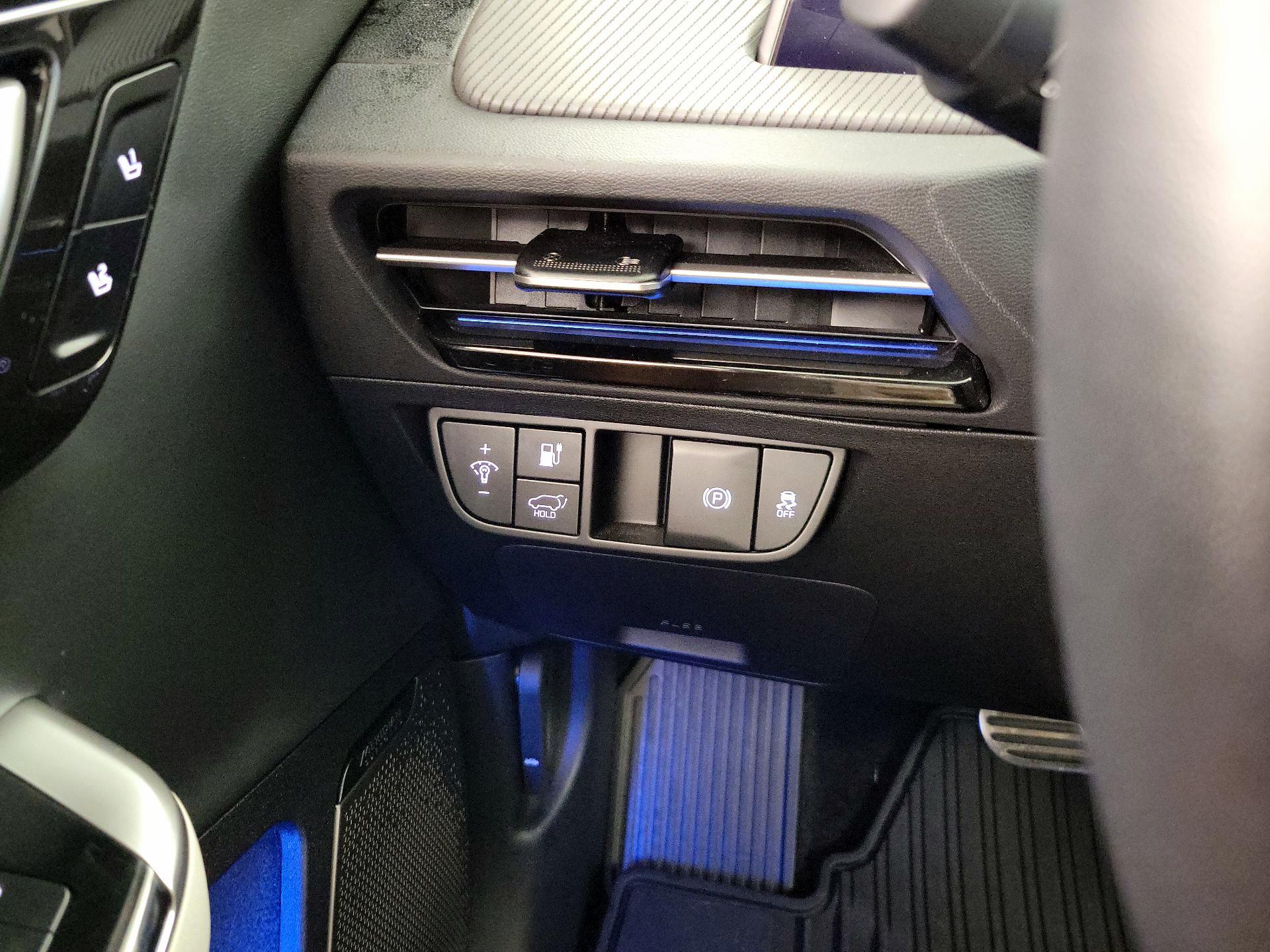 Thumbnail: 2023 Kia EV6 - 13