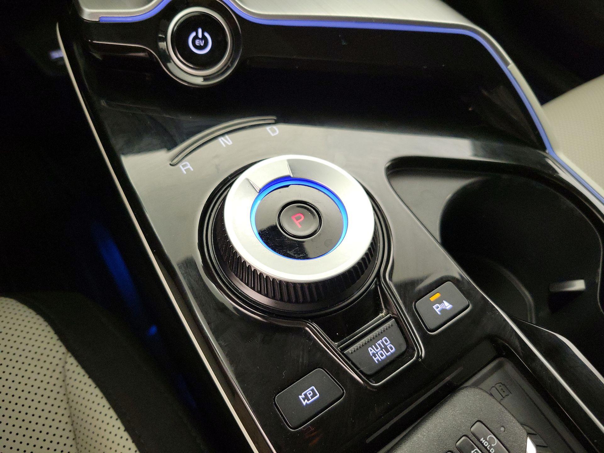 Thumbnail: 2023 Kia EV6 - 17