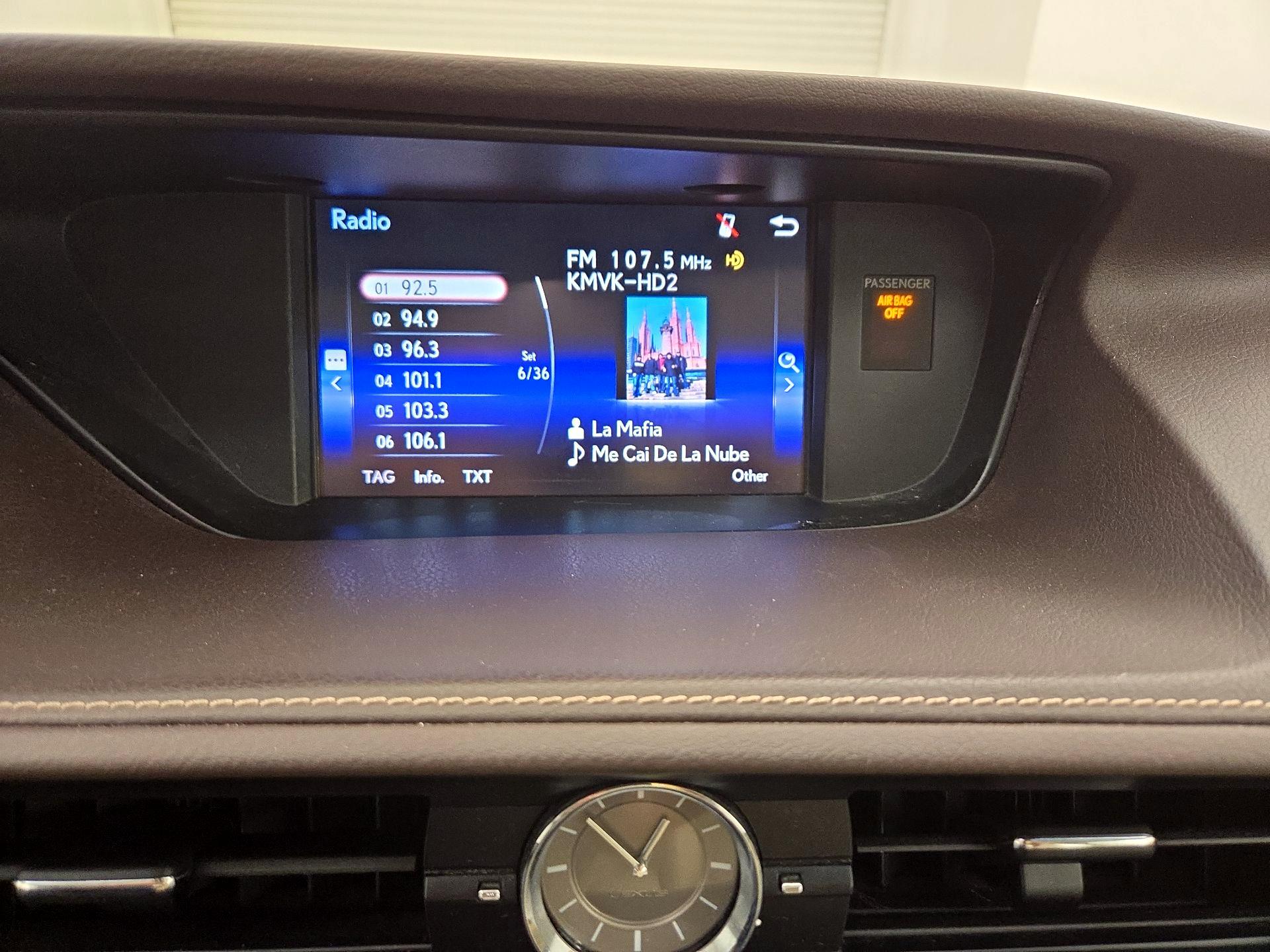 Thumbnail: 2016 Lexus ES - 15