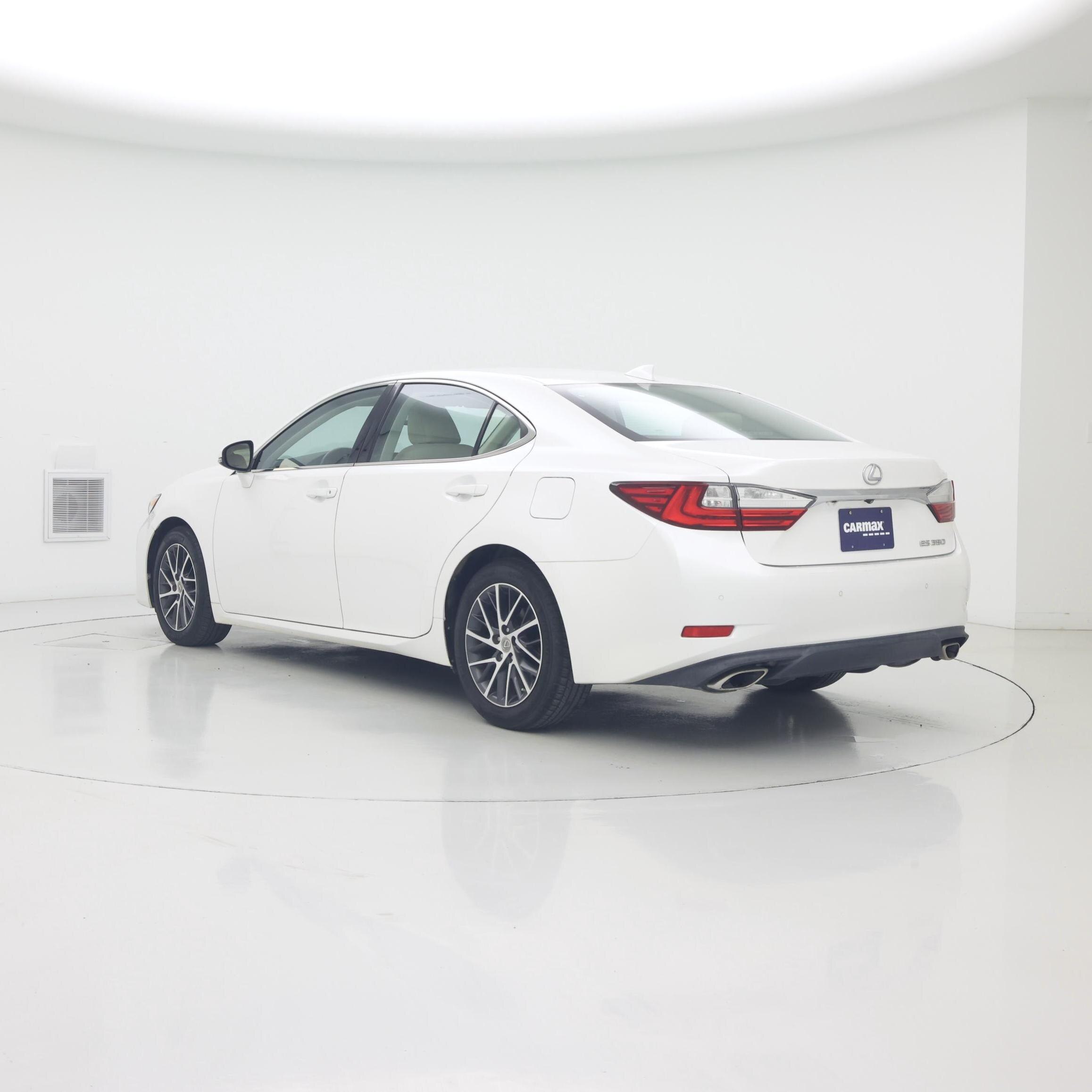 Thumbnail: 2016 Lexus ES - 2