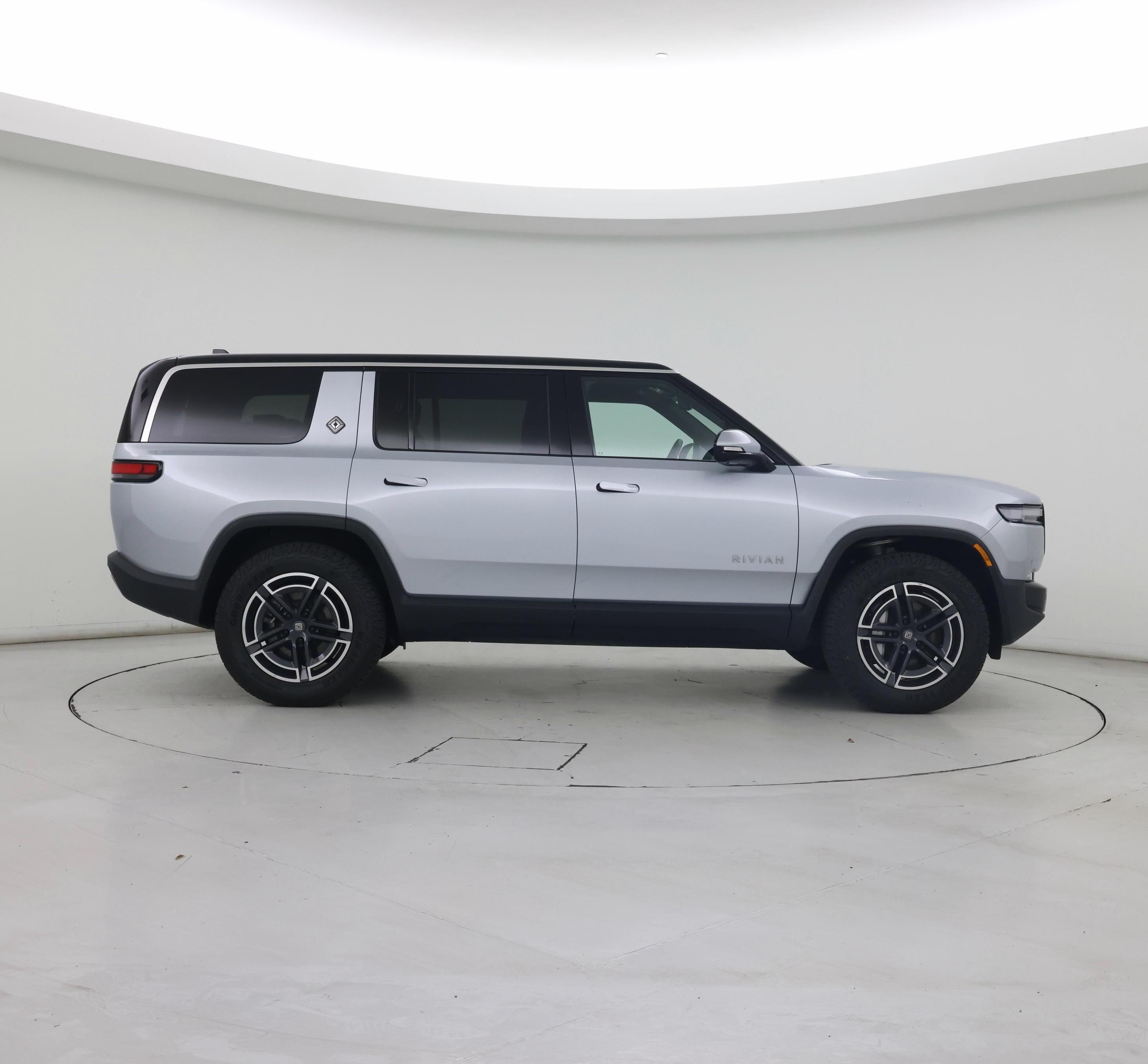Thumbnail: 2026 Rivian R1S - 7