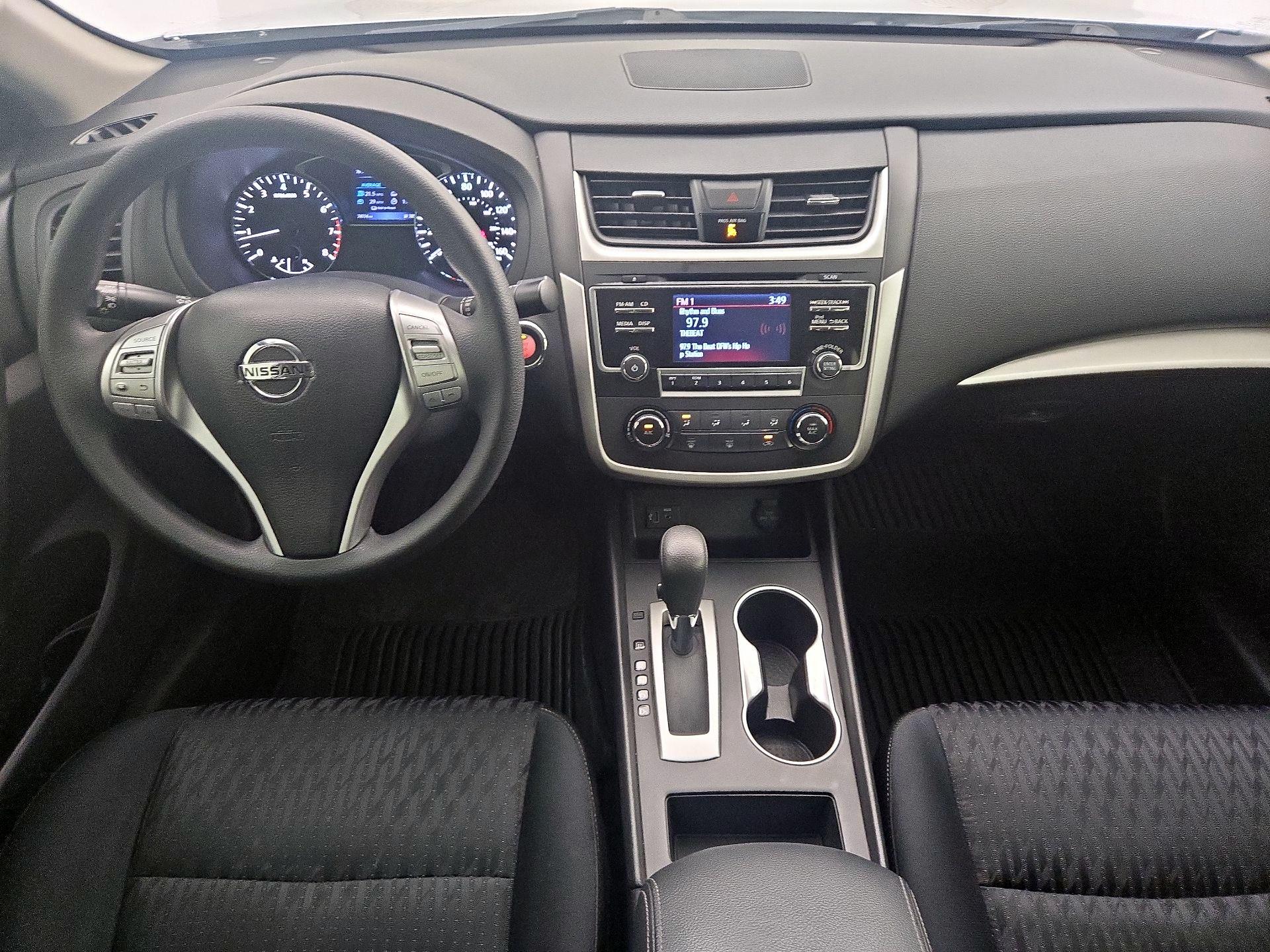 Thumbnail: 2017 Nissan Altima - 9