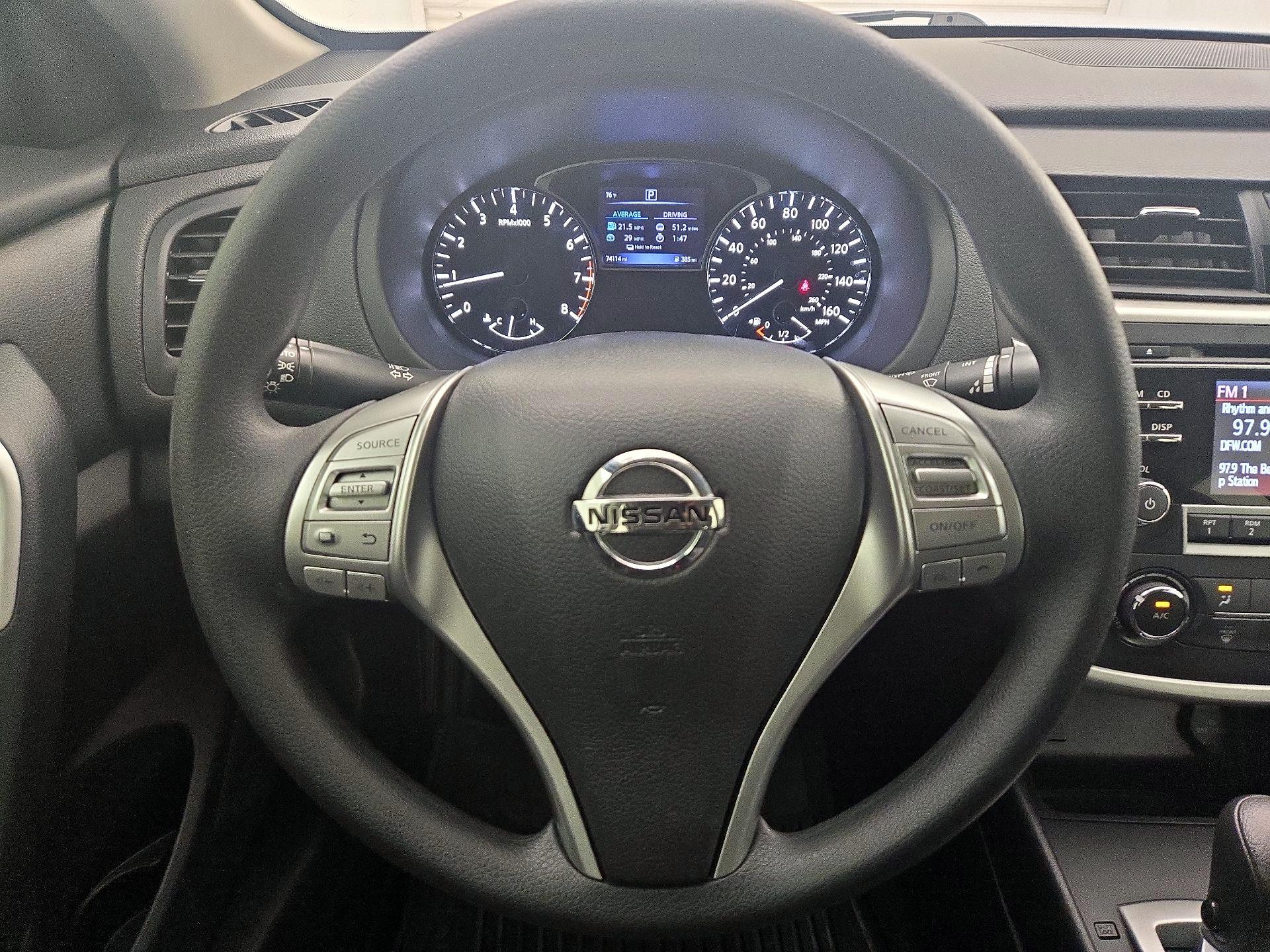 Thumbnail: 2017 Nissan Altima - 10