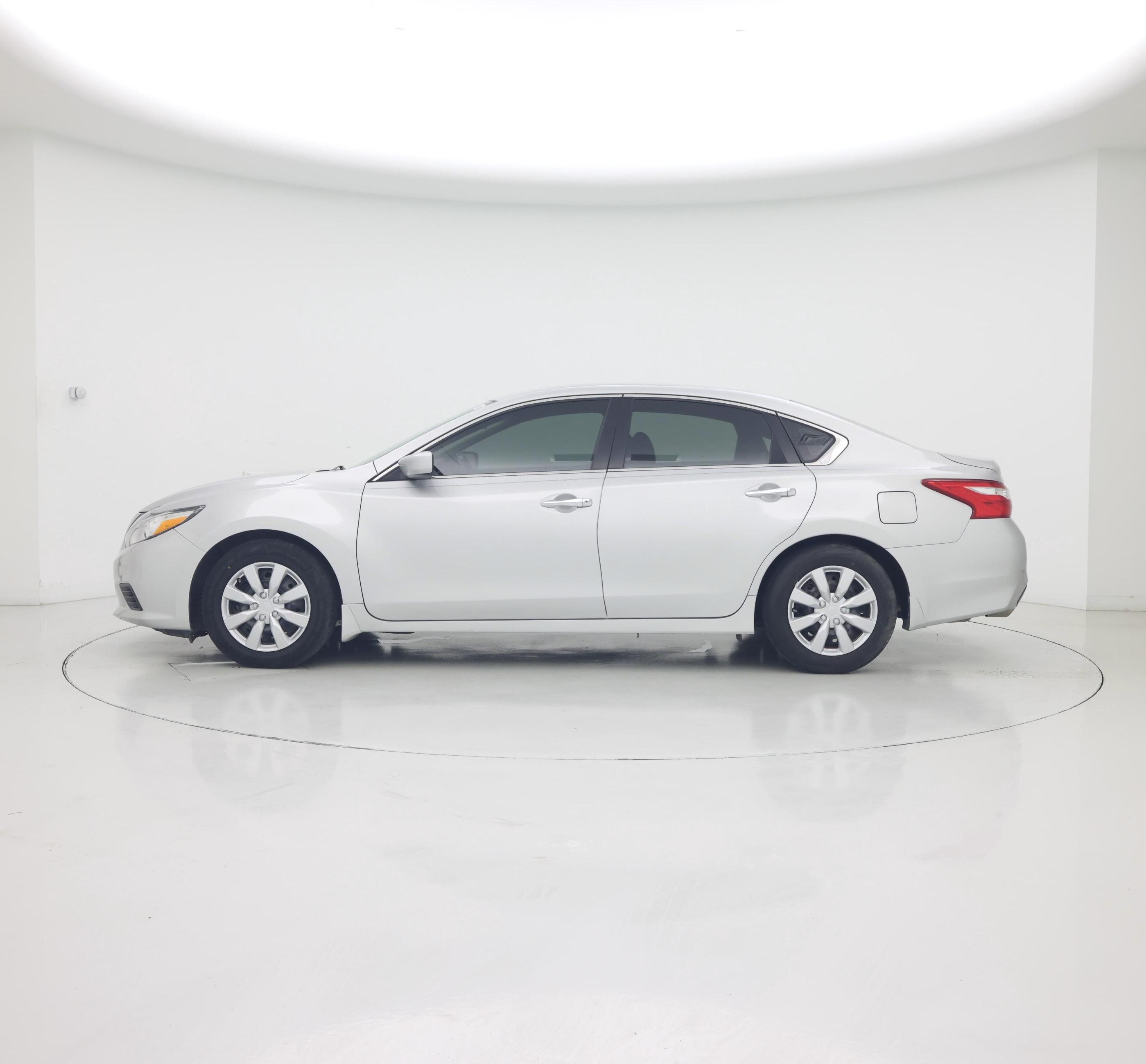 Thumbnail: 2017 Nissan Altima - 3
