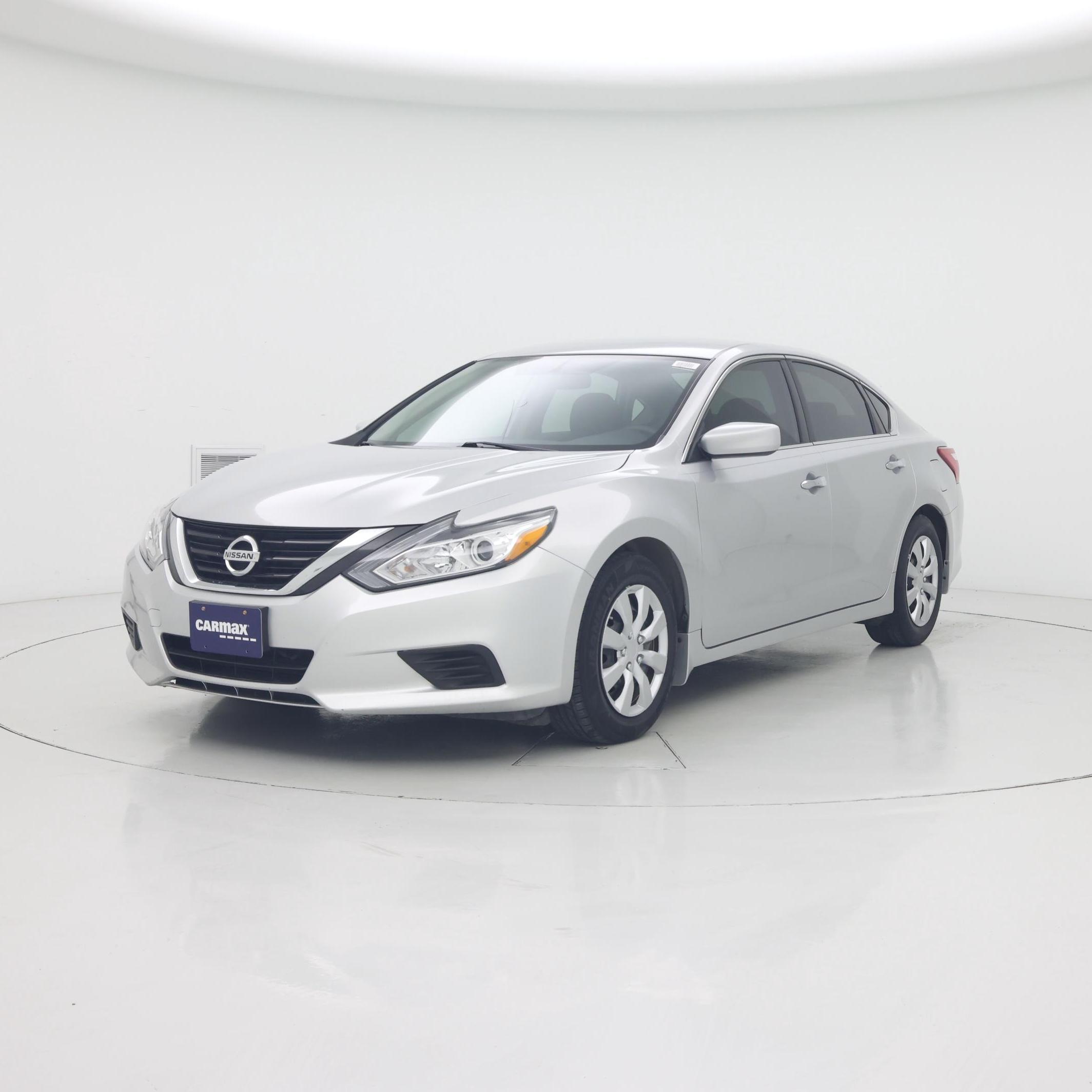 Thumbnail: 2017 Nissan Altima - 4