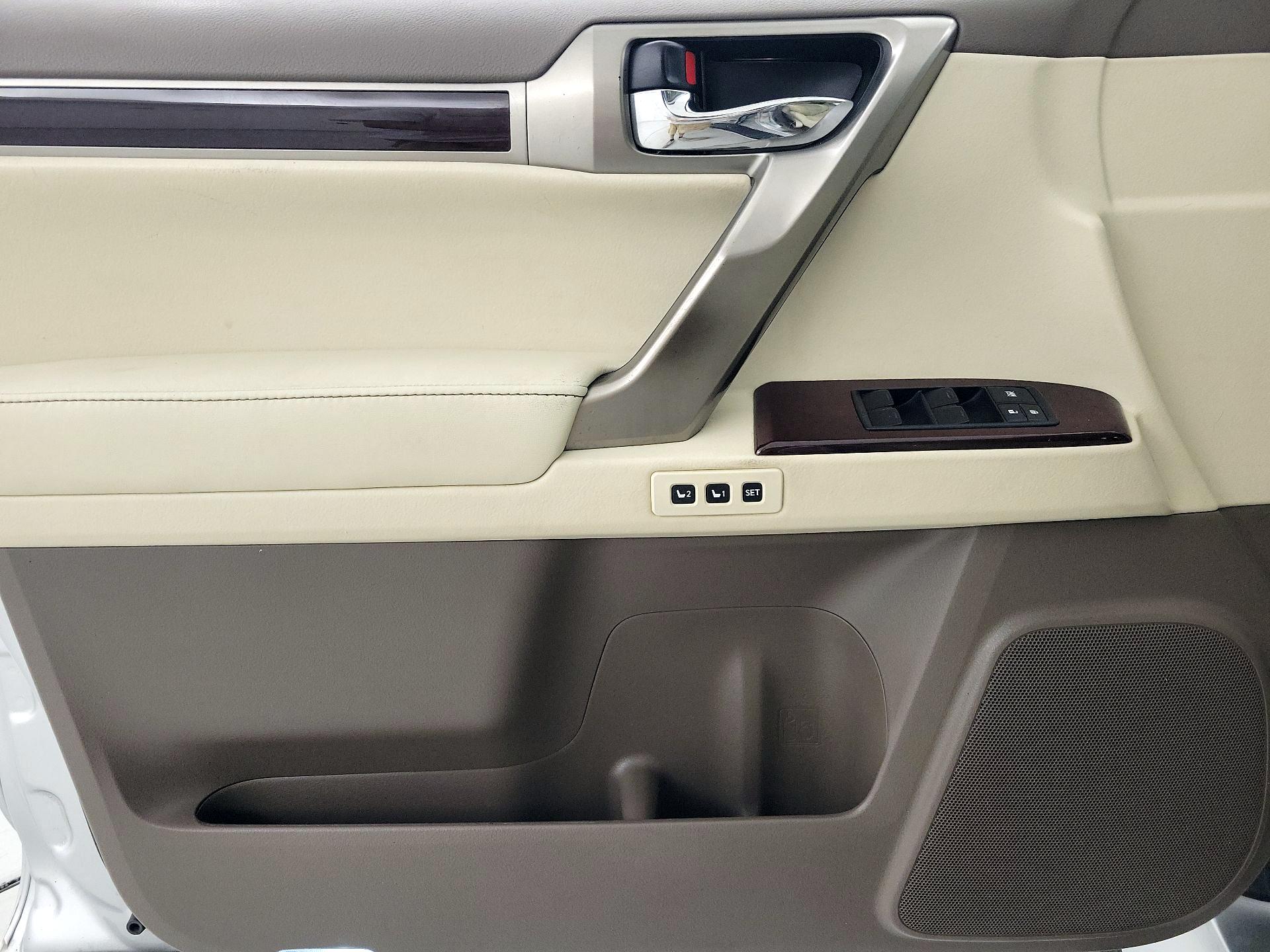 Thumbnail: 2015 Lexus GX - 12