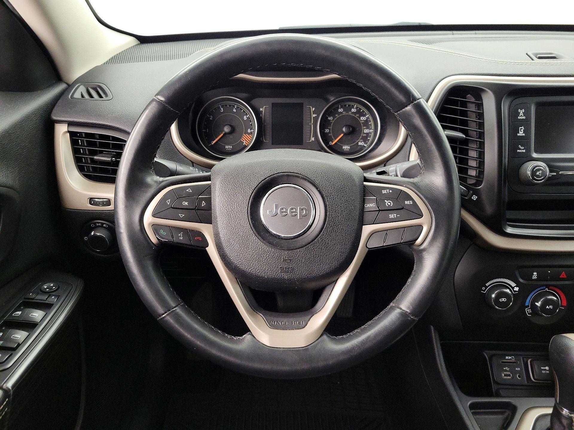 Thumbnail: 2015 Jeep Cherokee - 10
