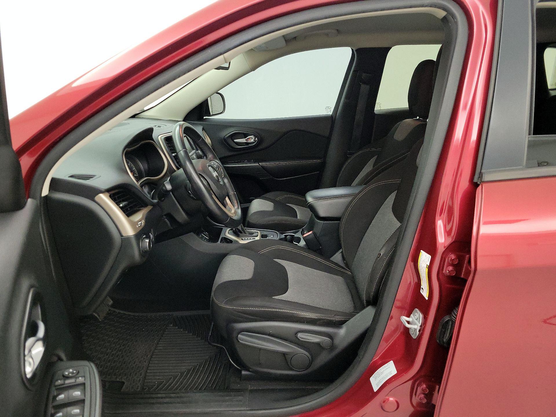 Thumbnail: 2015 Jeep Cherokee - 11