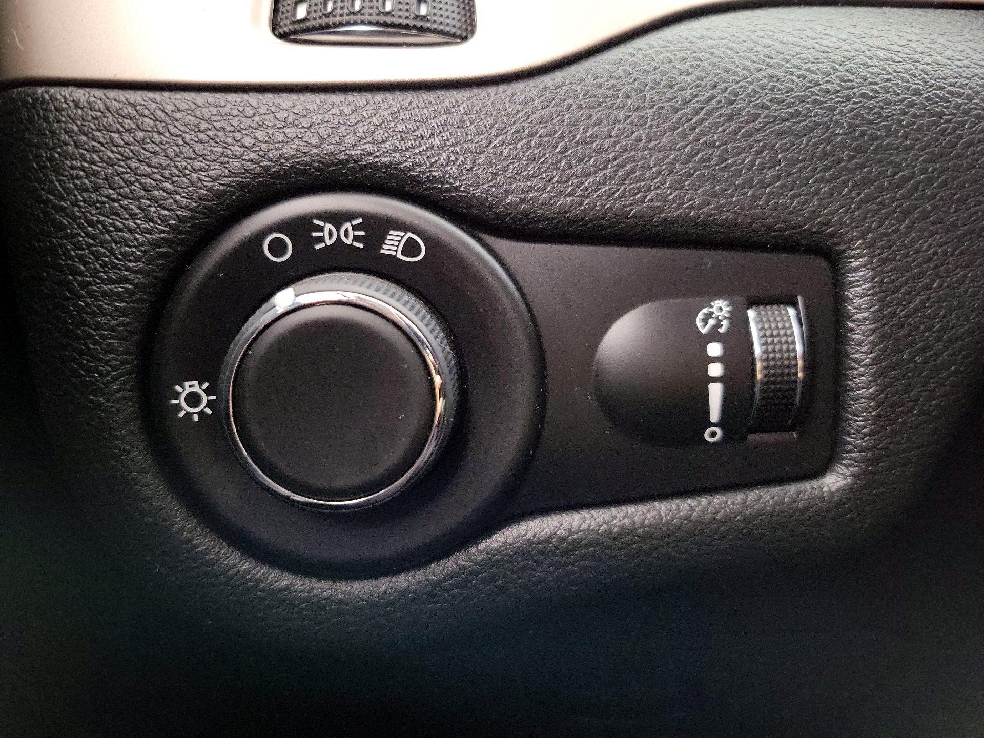 Thumbnail: 2015 Jeep Cherokee - 13