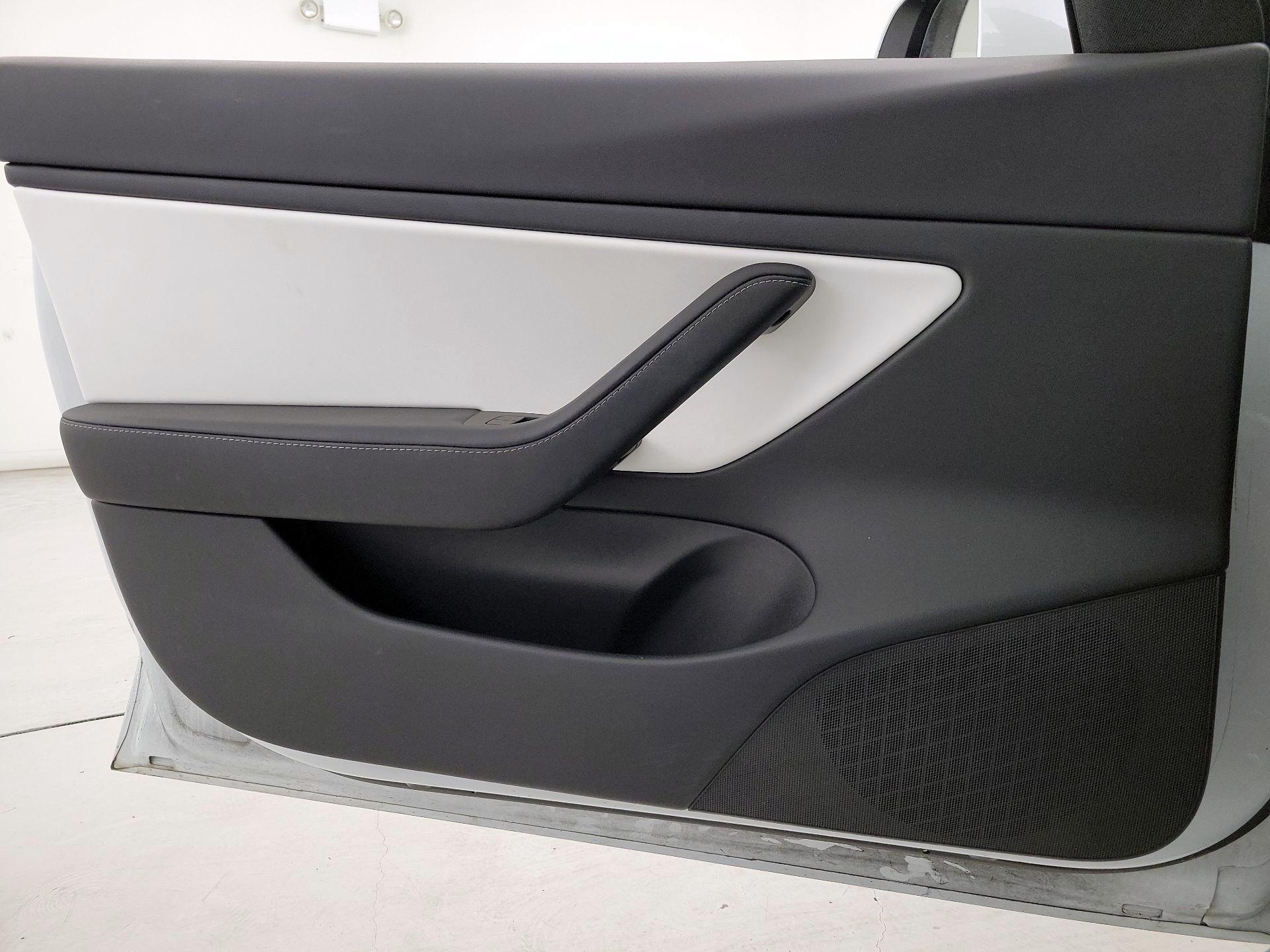 Thumbnail: 2020 Tesla Model 3 - 12