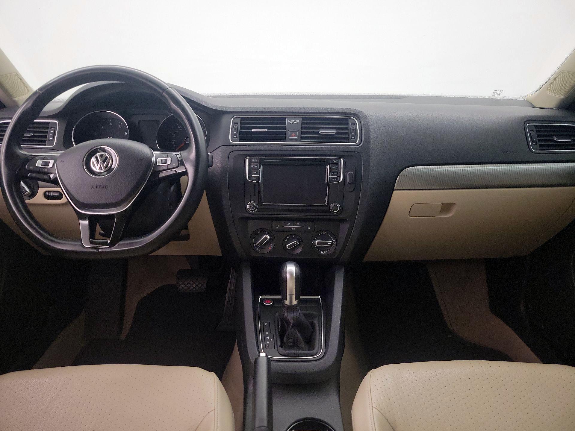 Thumbnail: 2016 Volkswagen Jetta - 9