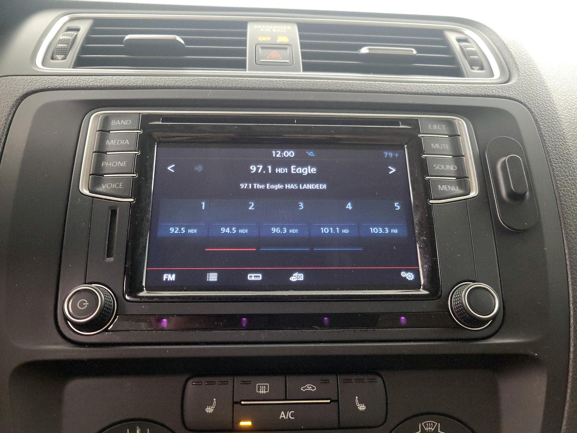 Thumbnail: 2016 Volkswagen Jetta - 15