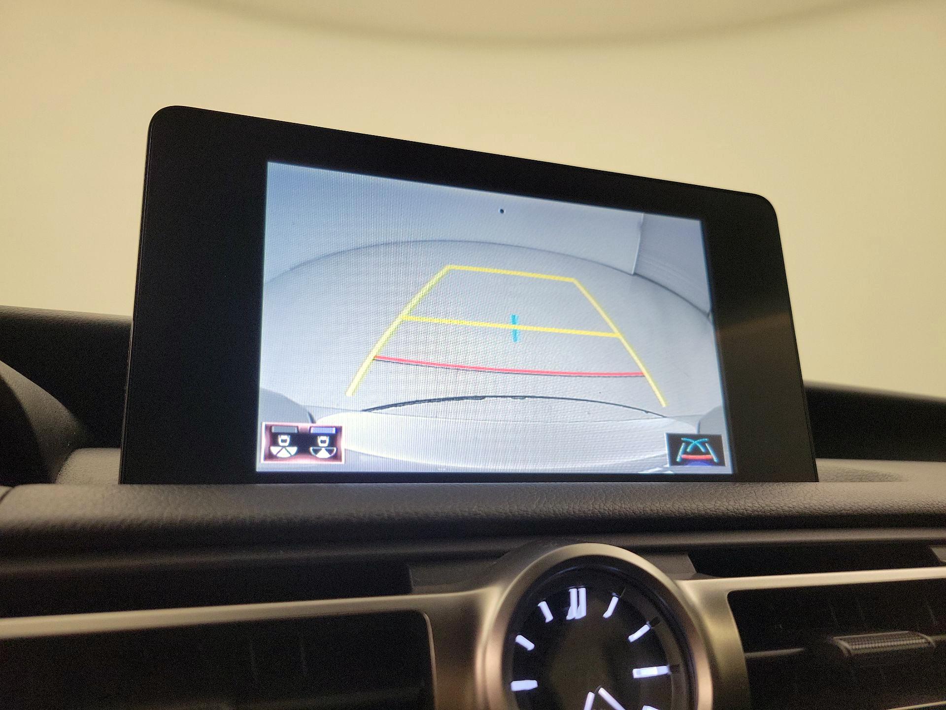 Thumbnail: 2022 Lexus IS - 14