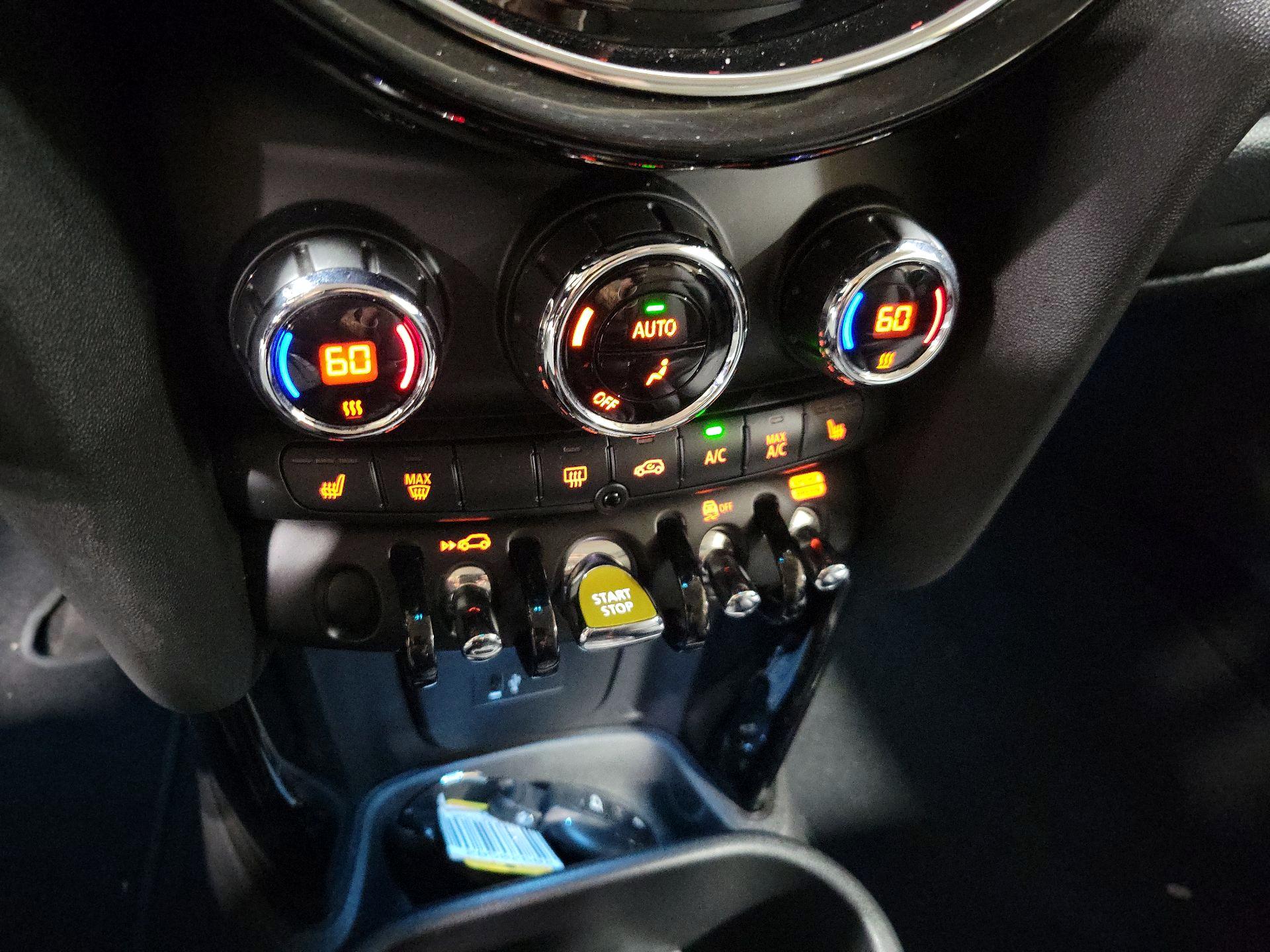 Thumbnail: 2022 MINI Cooper Hardtop - 17