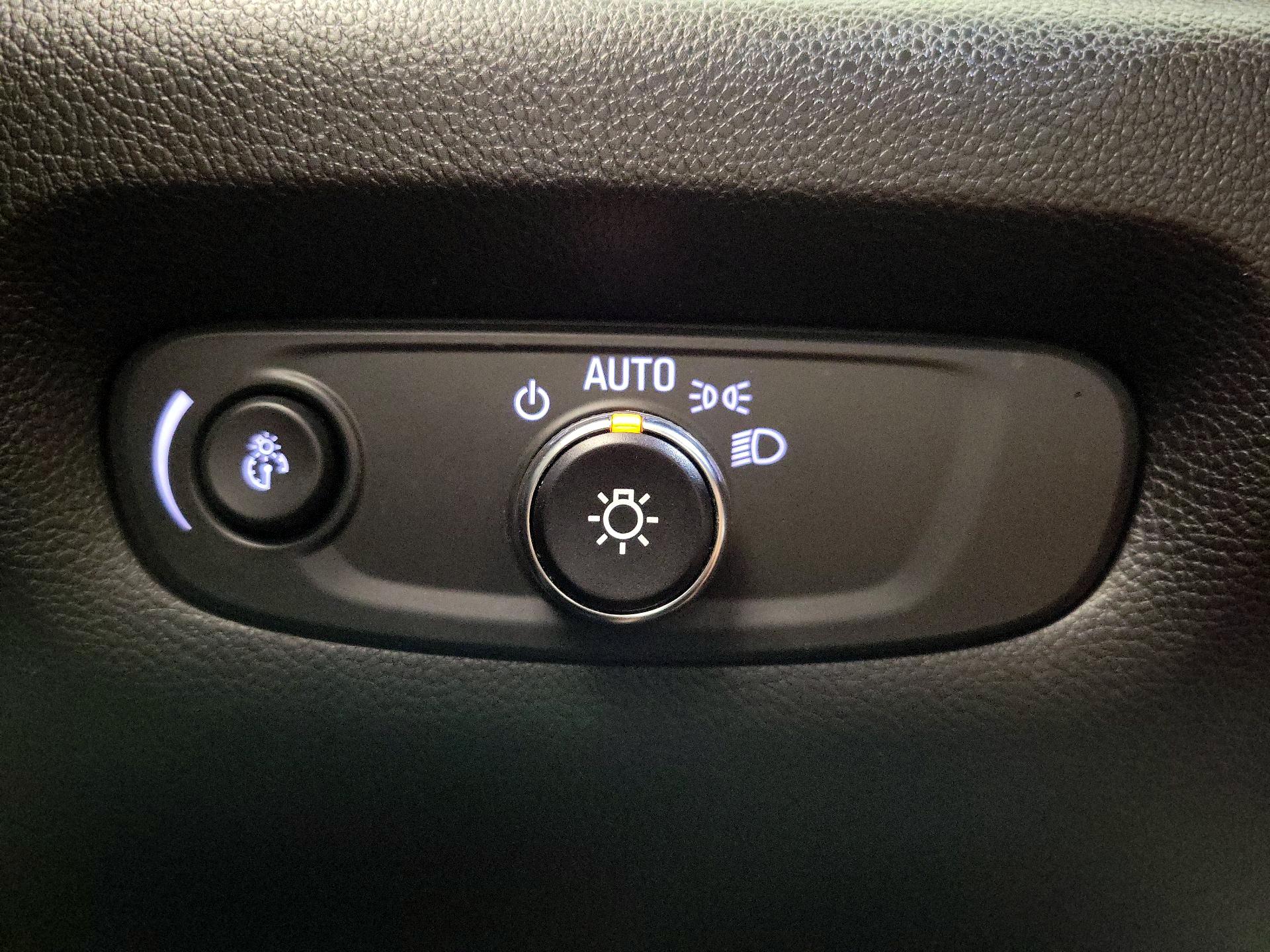 Thumbnail: 2023 Chevrolet Traverse - 13