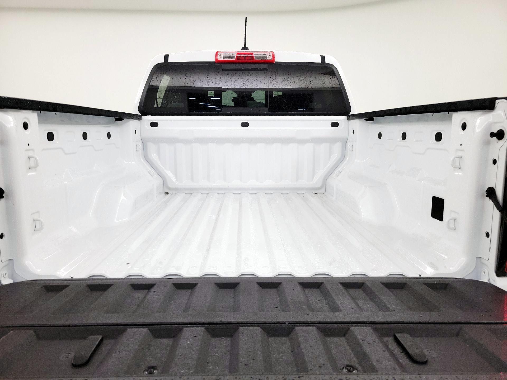 Thumbnail: 2026 Chevrolet Colorado - 19