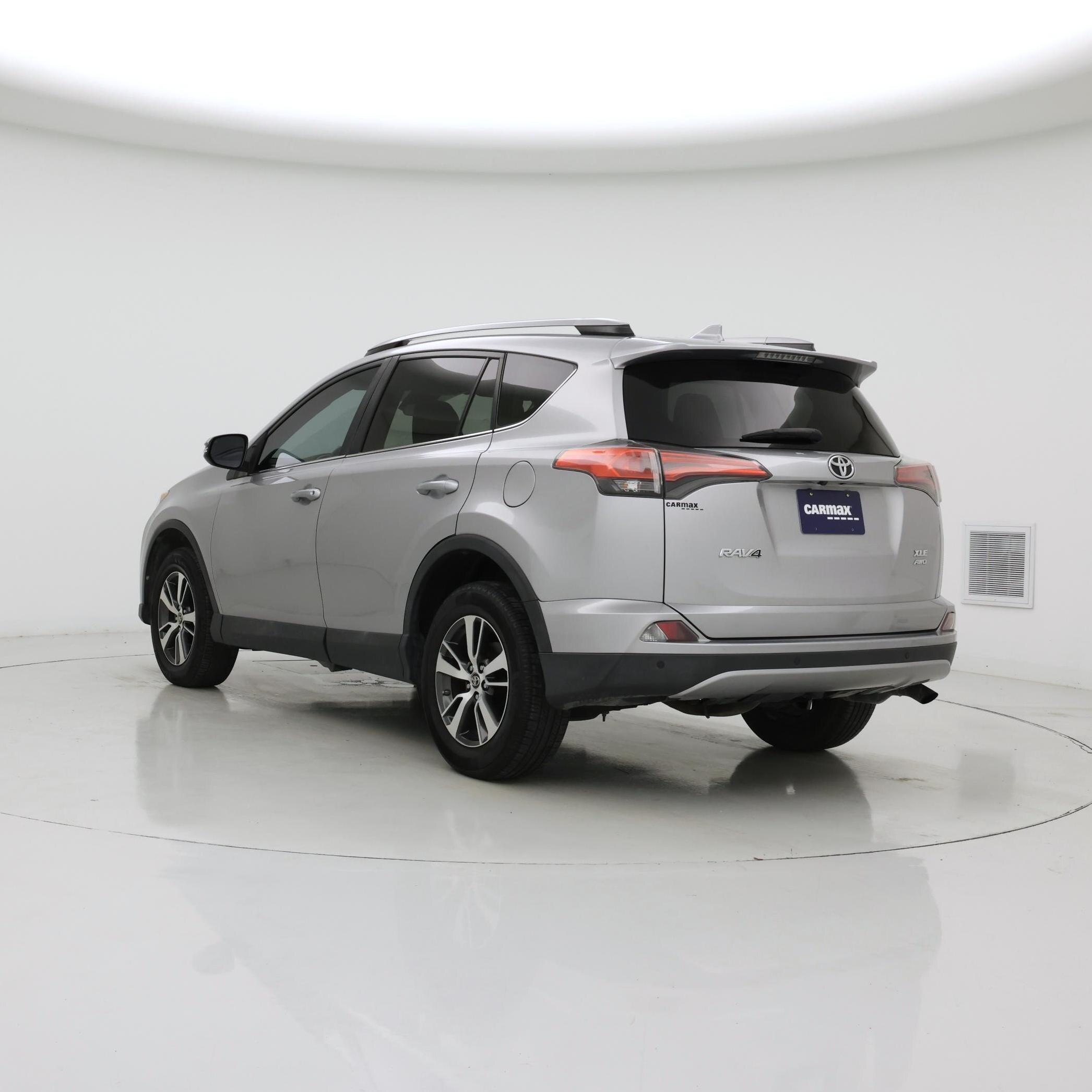 Thumbnail: 2017 Toyota RAV4 - 2
