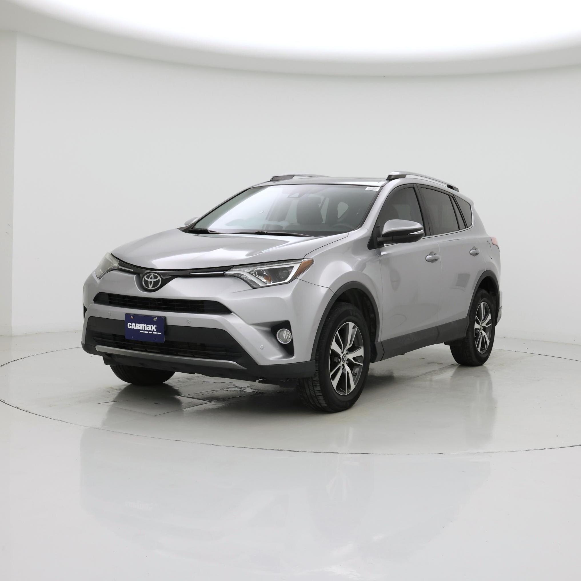 Thumbnail: 2017 Toyota RAV4 - 4