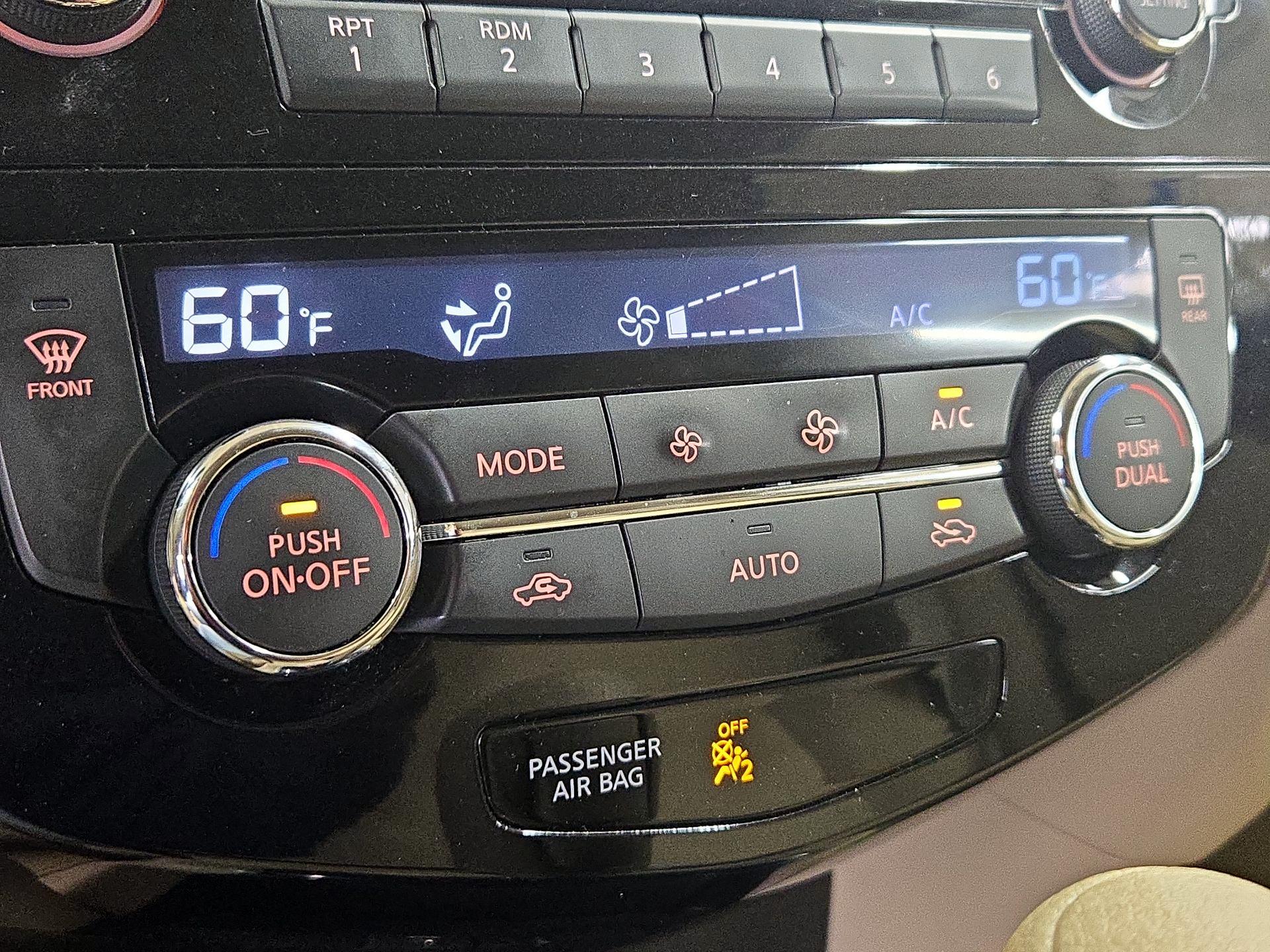 Thumbnail: 2014 Nissan Rogue - 17